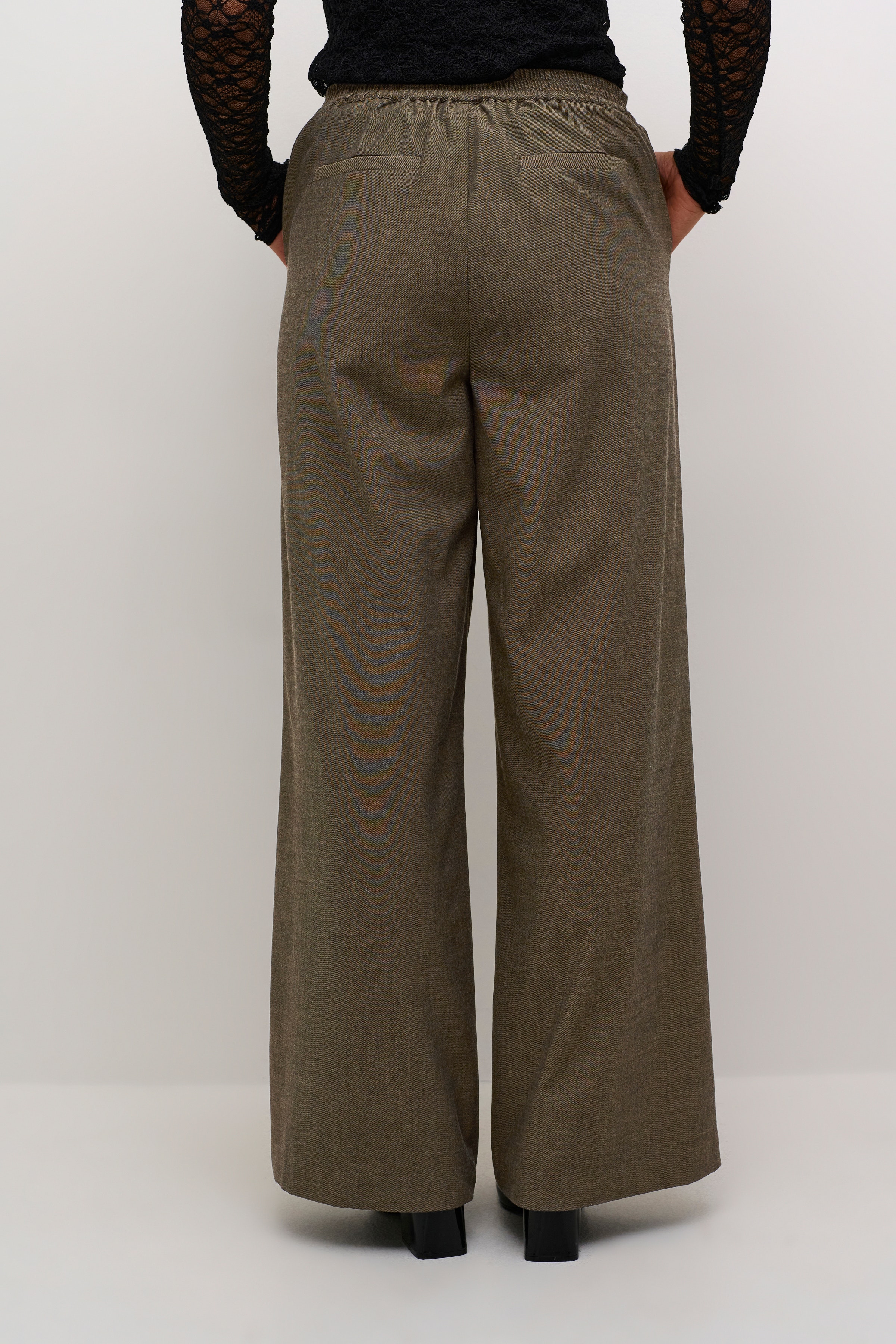 KAgigi Trousers LOOKBOOK BACK 10508988-1908101