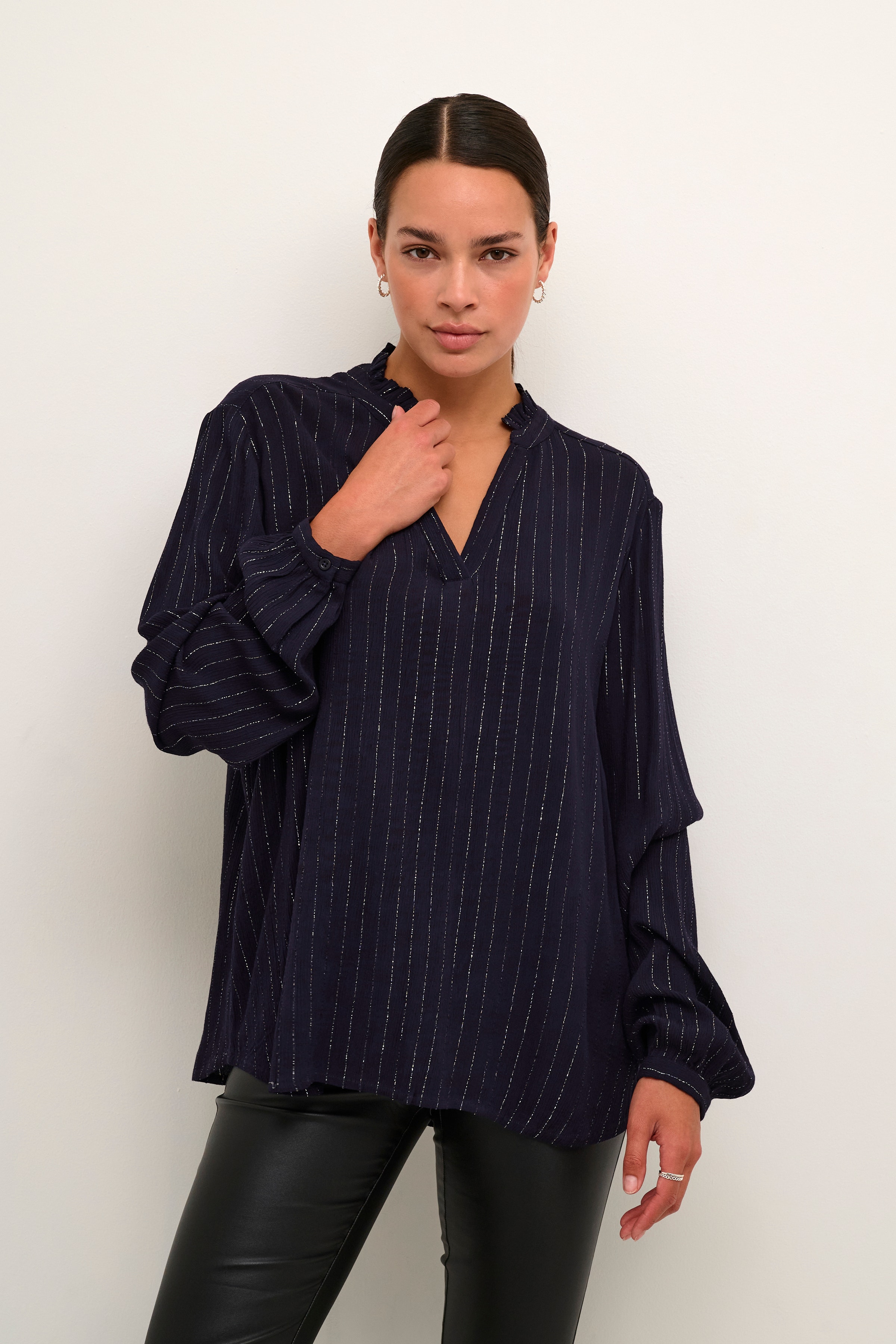 KAliv Blouse LOOKBOOK FRONT 10509345-106557