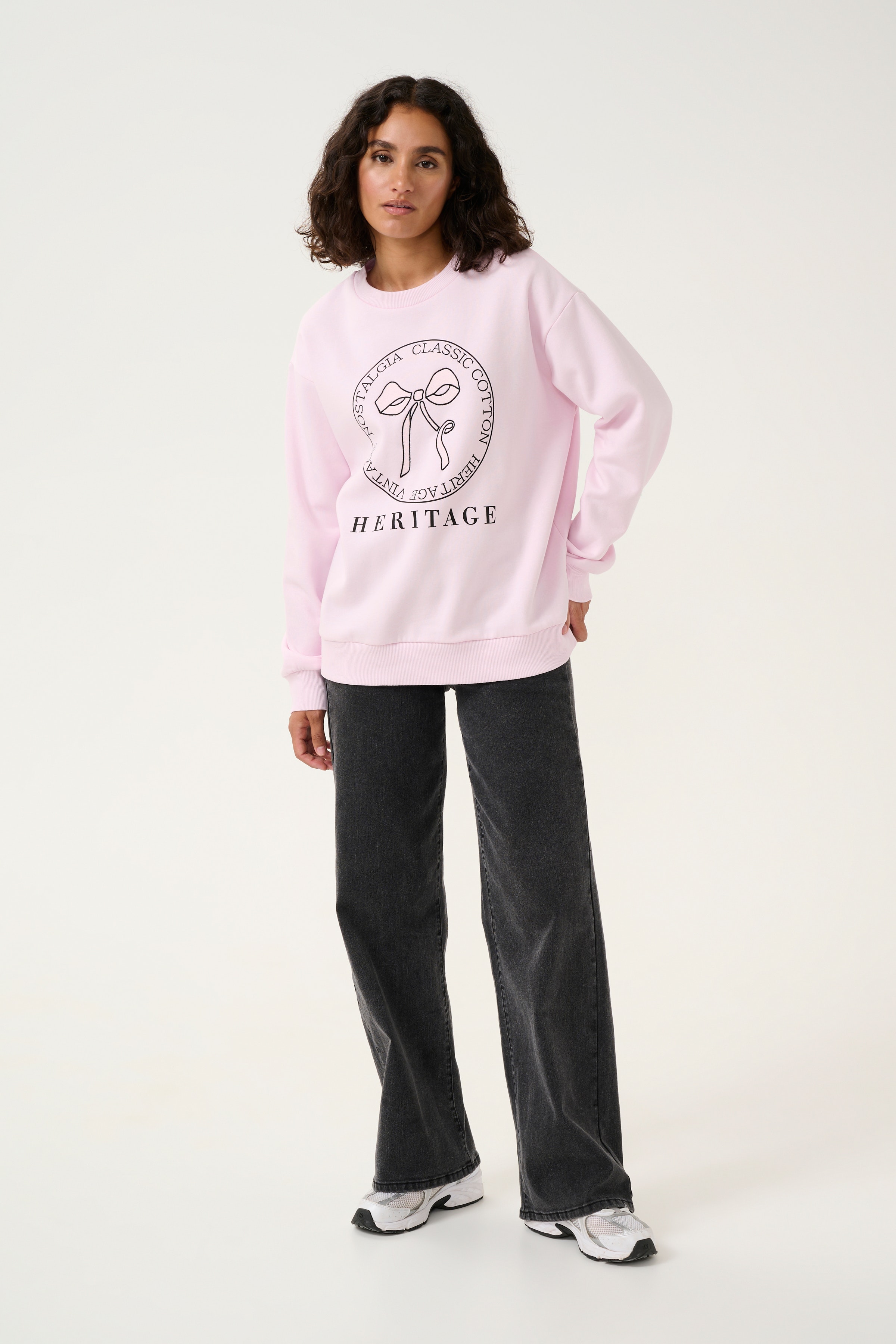 KAellen Sweatshirt LOOKBOOK FRONT 10509447-133405