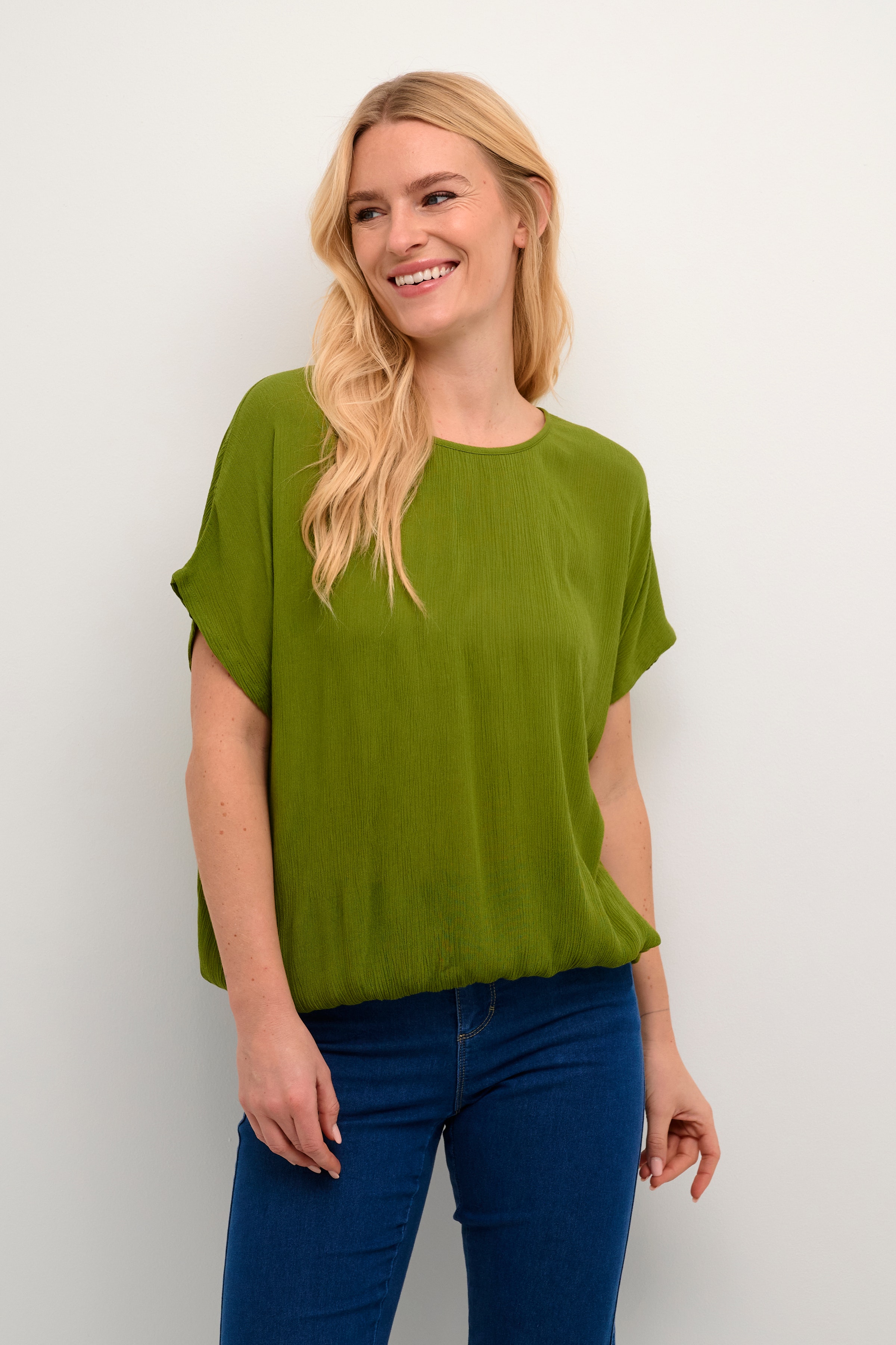 KAamber Blouse LOOKBOOK FRONT 10500781-180435