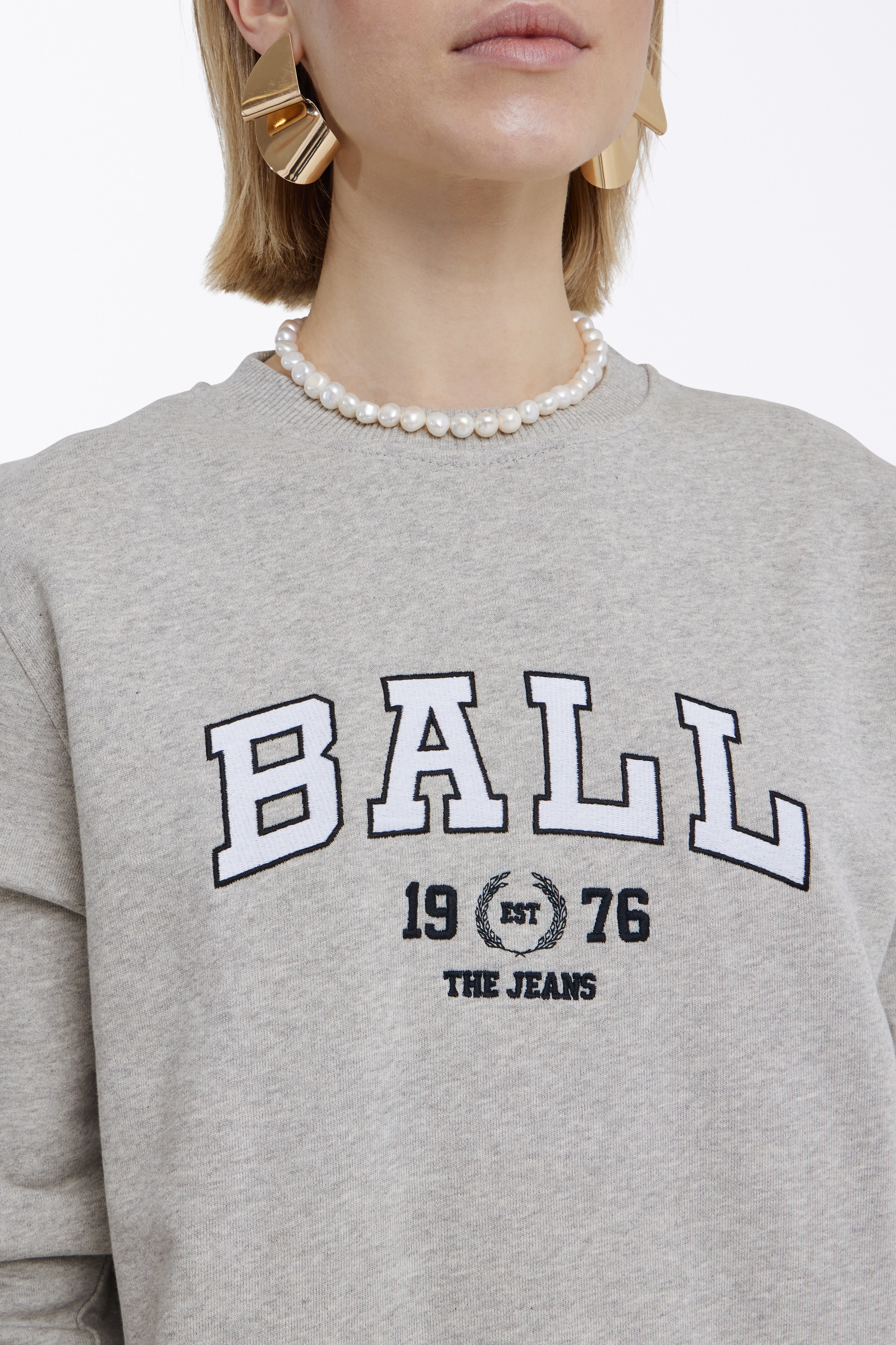 L. TAYLOR SWEATSHIRT LOOKBOOK DETAIL 50400052-120404