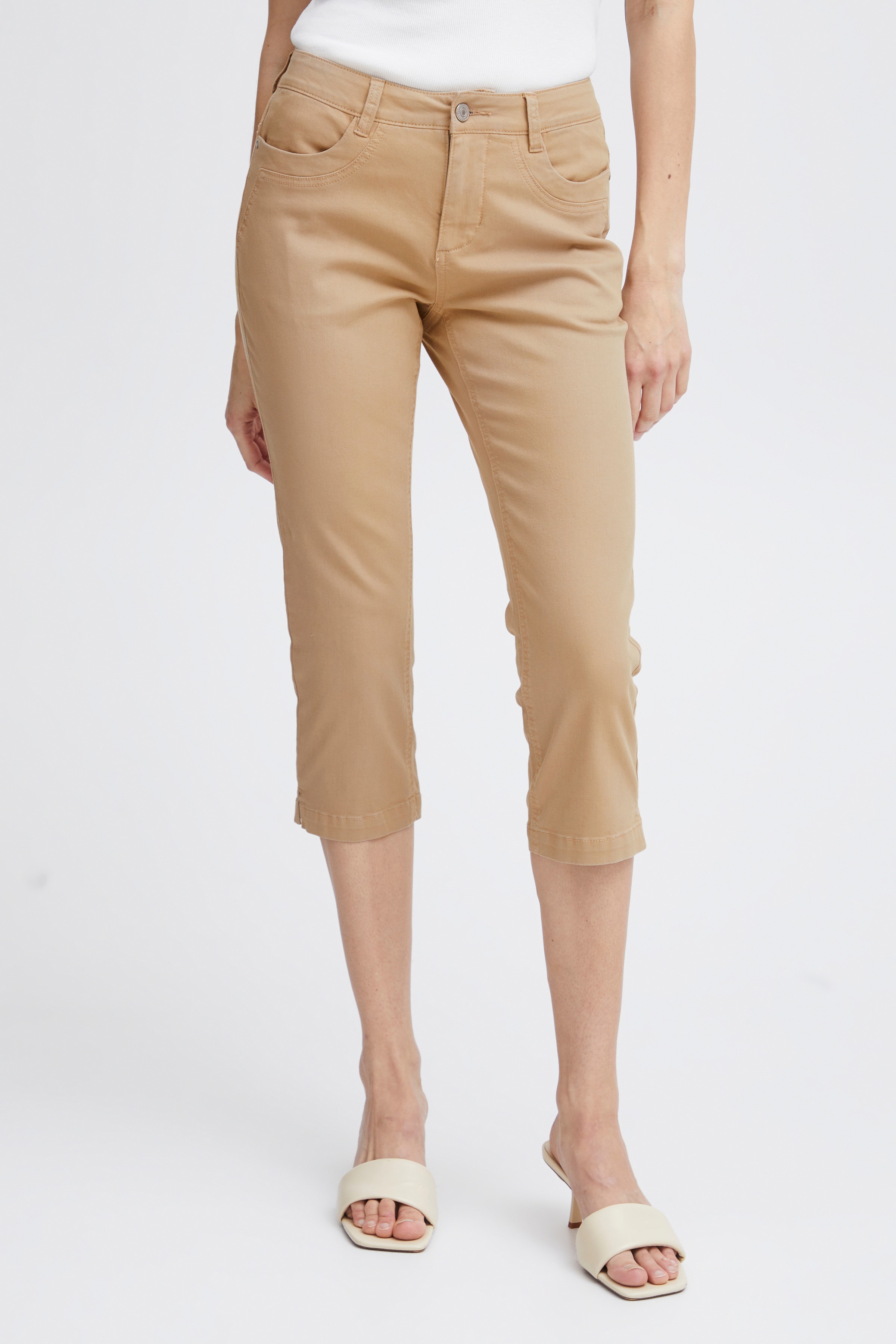 FRFOTWILL Capri pants LOOKBOOK FRONT 20610424-171312