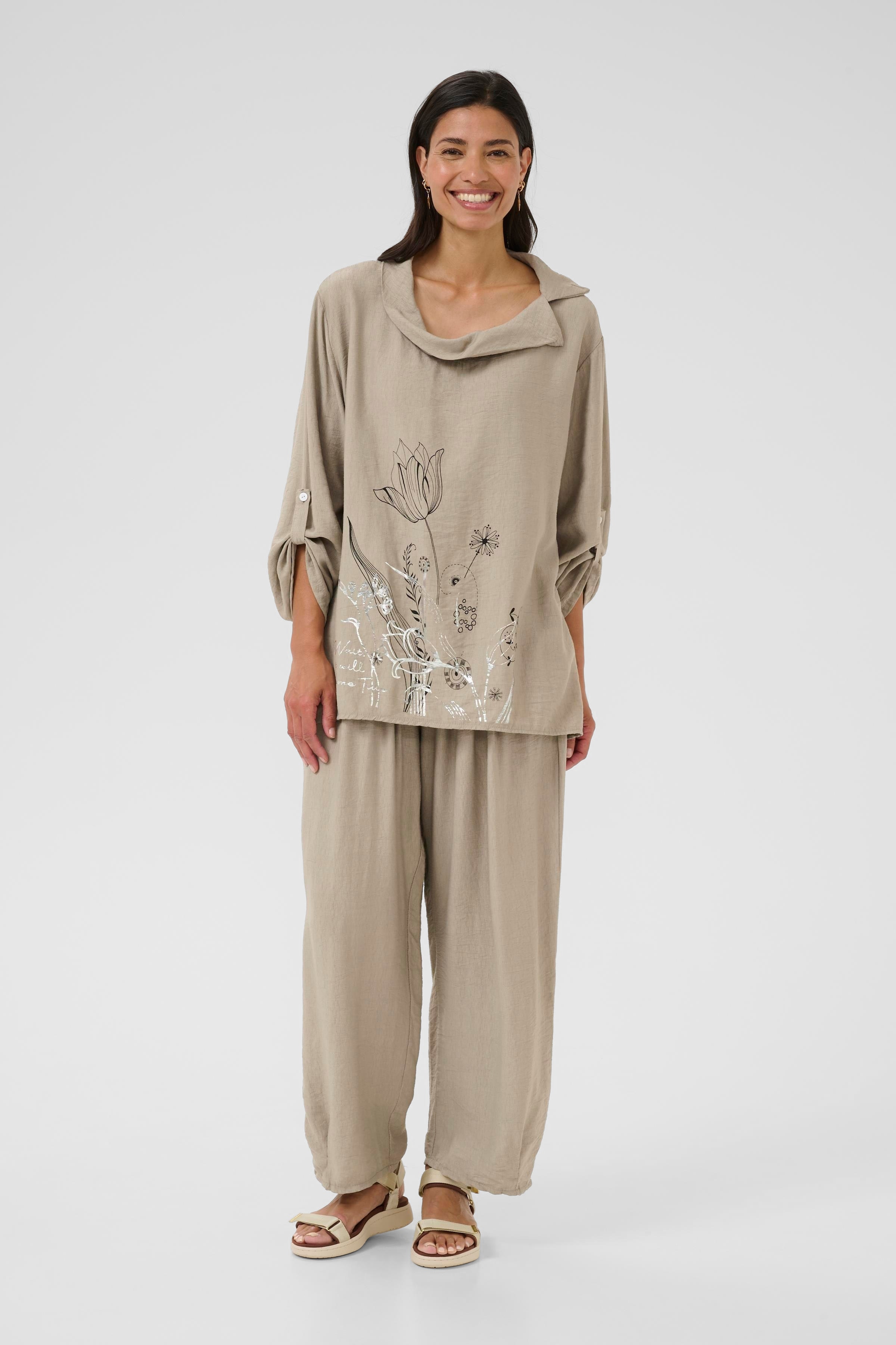 BPkiana Bluse LOOKBOOK FRONT 40103549-400705