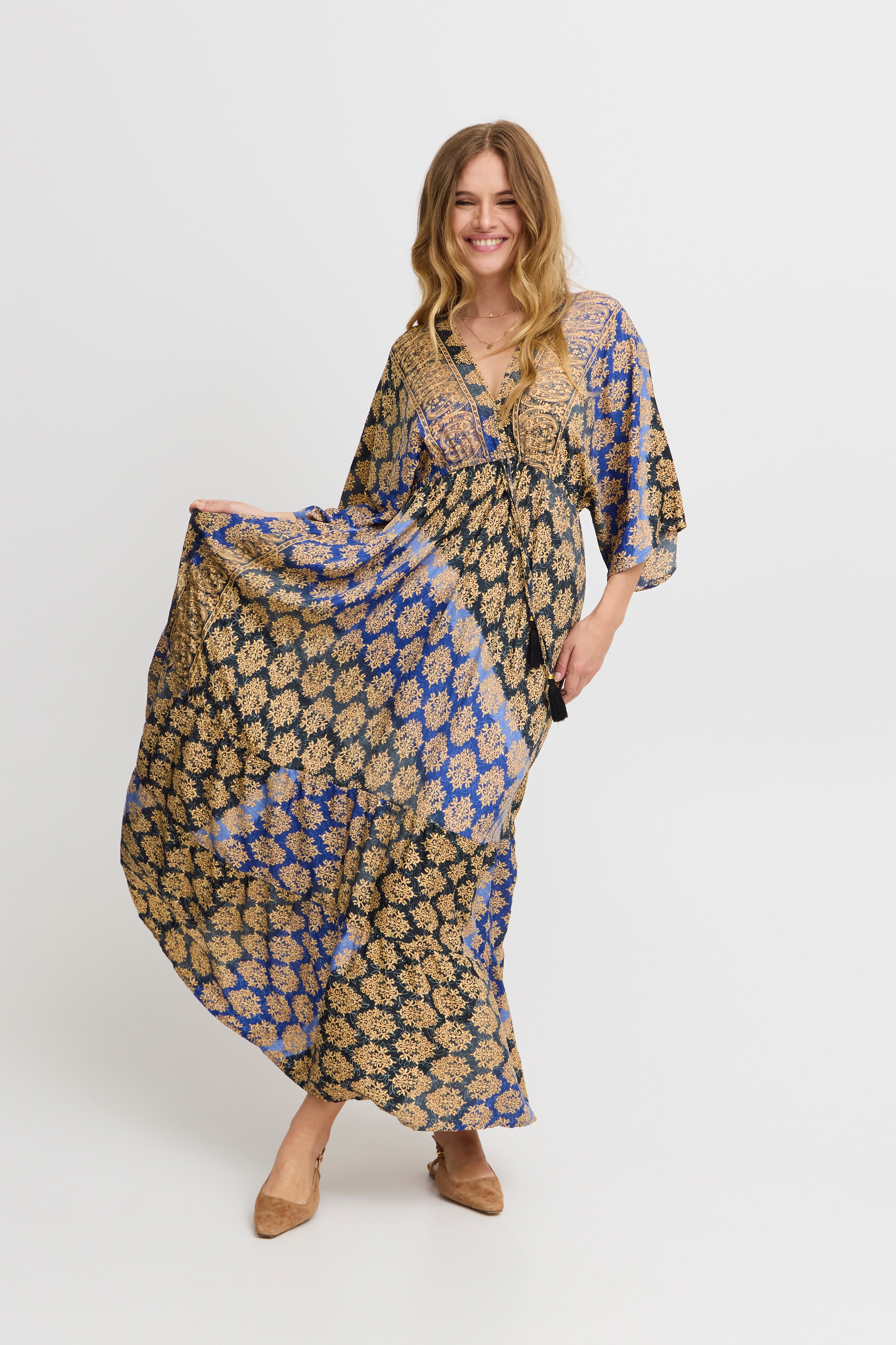 SBABEL Kleid LOOKBOOK FRONT 22100516-193923