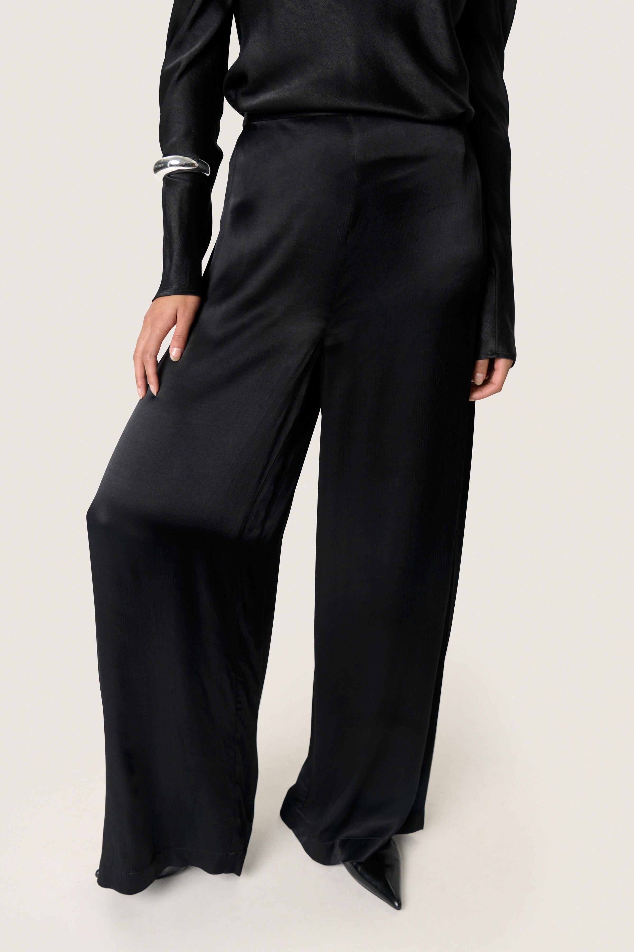 SLRiyan Hose LOOKBOOK FRONT 30408635-194008
