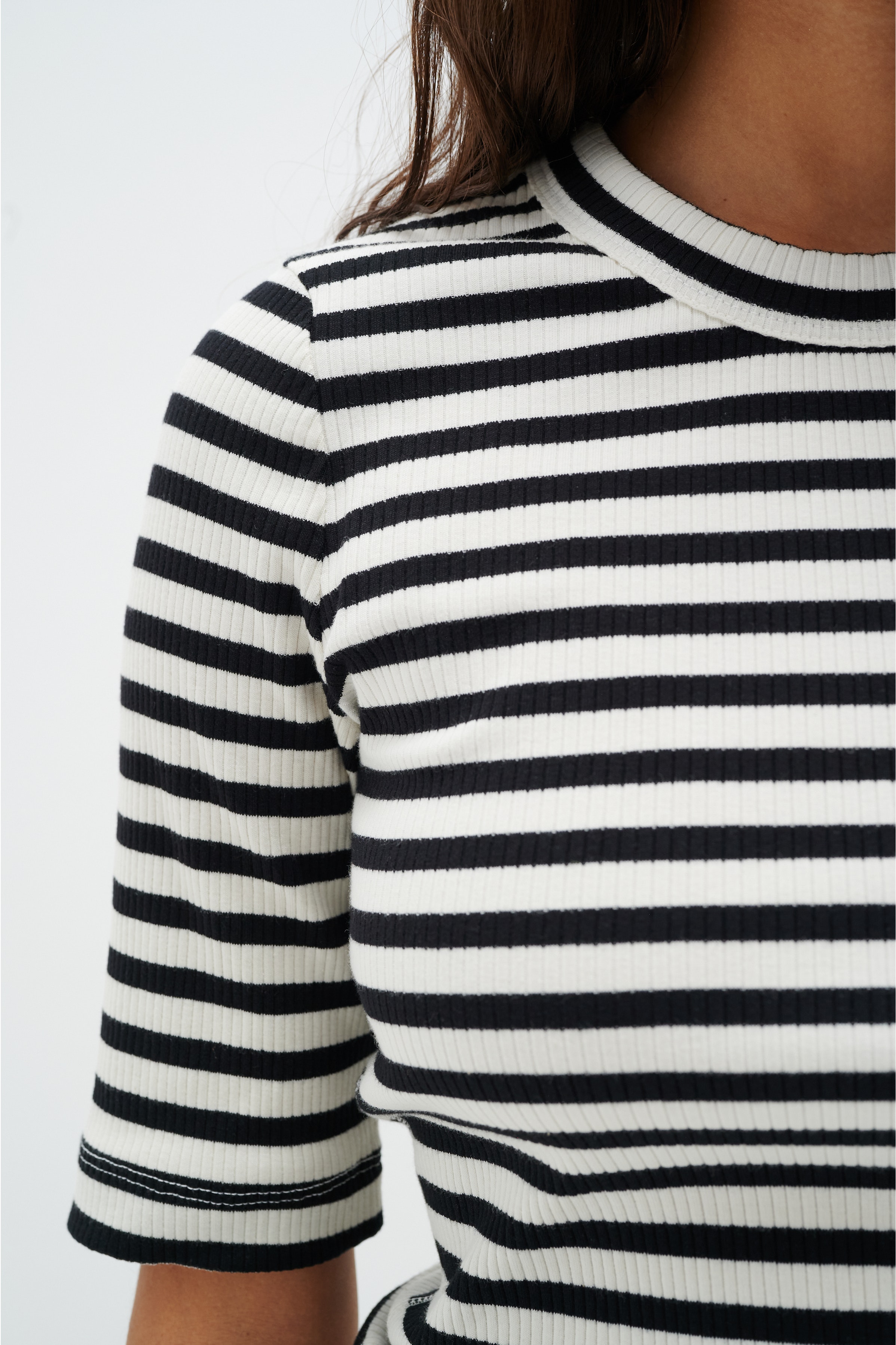 DagnaIW Striped T-shirt LOOKBOOK DETAIL 30107269-302212