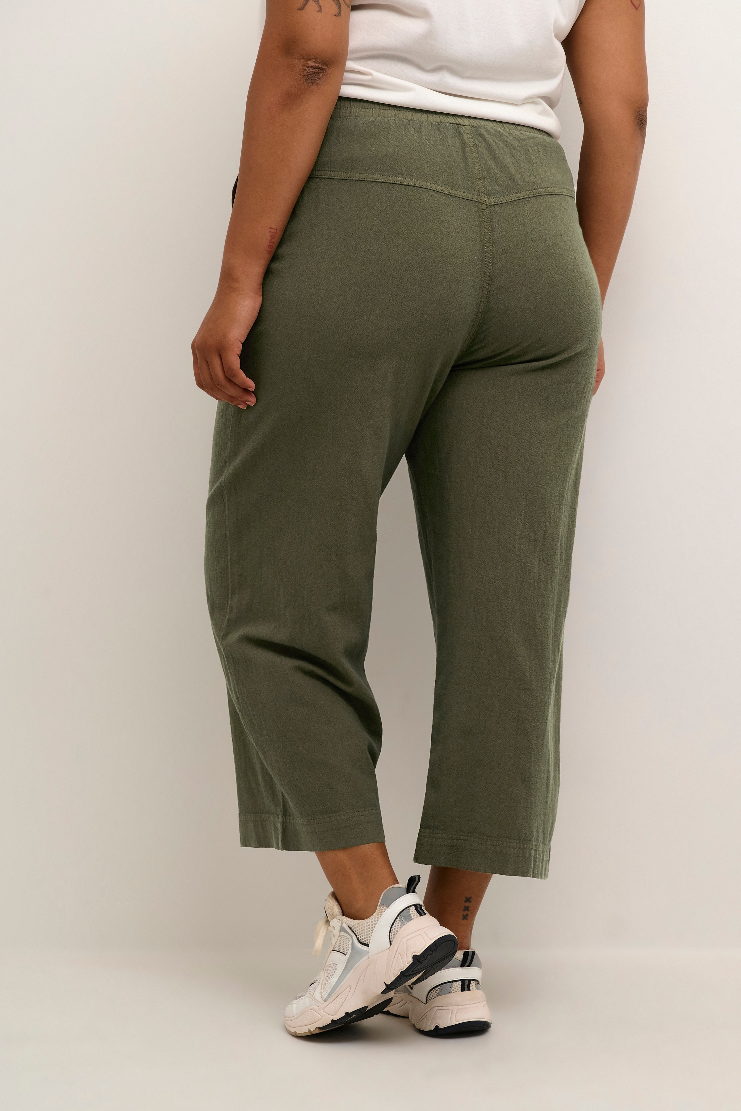 KCnana Culotte Trousers LOOKBOOK BACK 10581488-190511