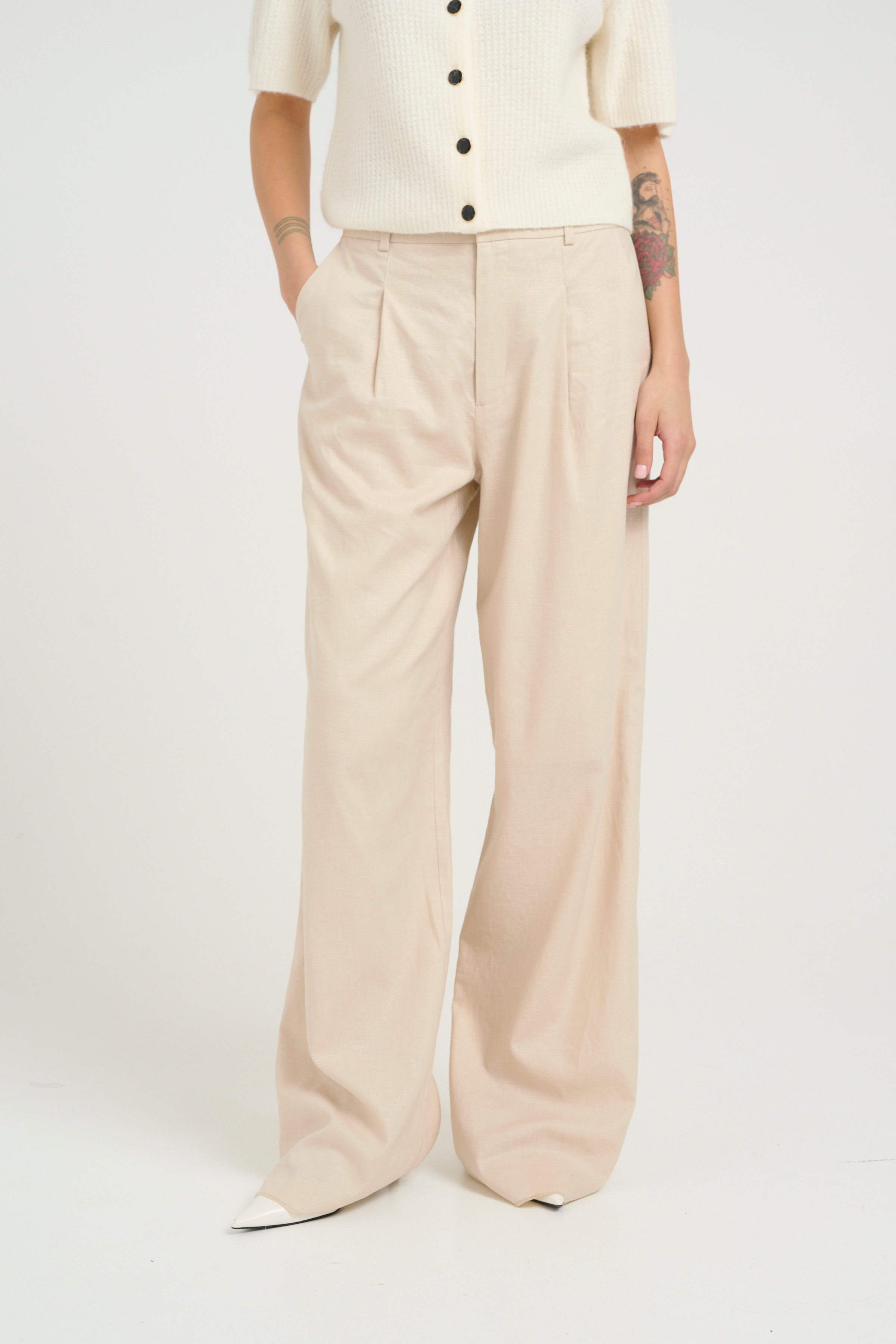 ElarahGZ Trousers LOOKBOOK FRONT 10909834-130404