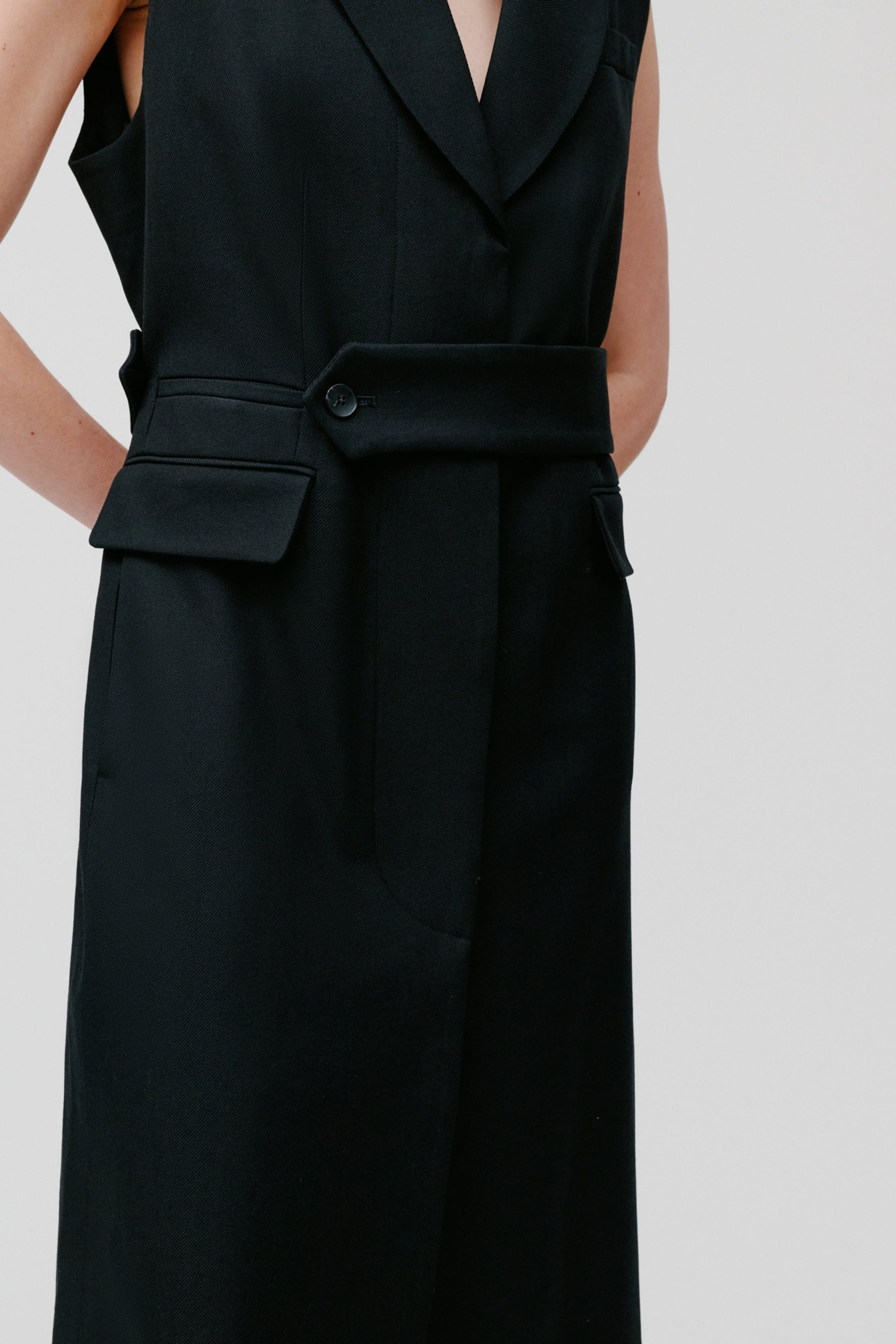 CORI VEST LOOKBOOK DETAIL 30600566-BK999