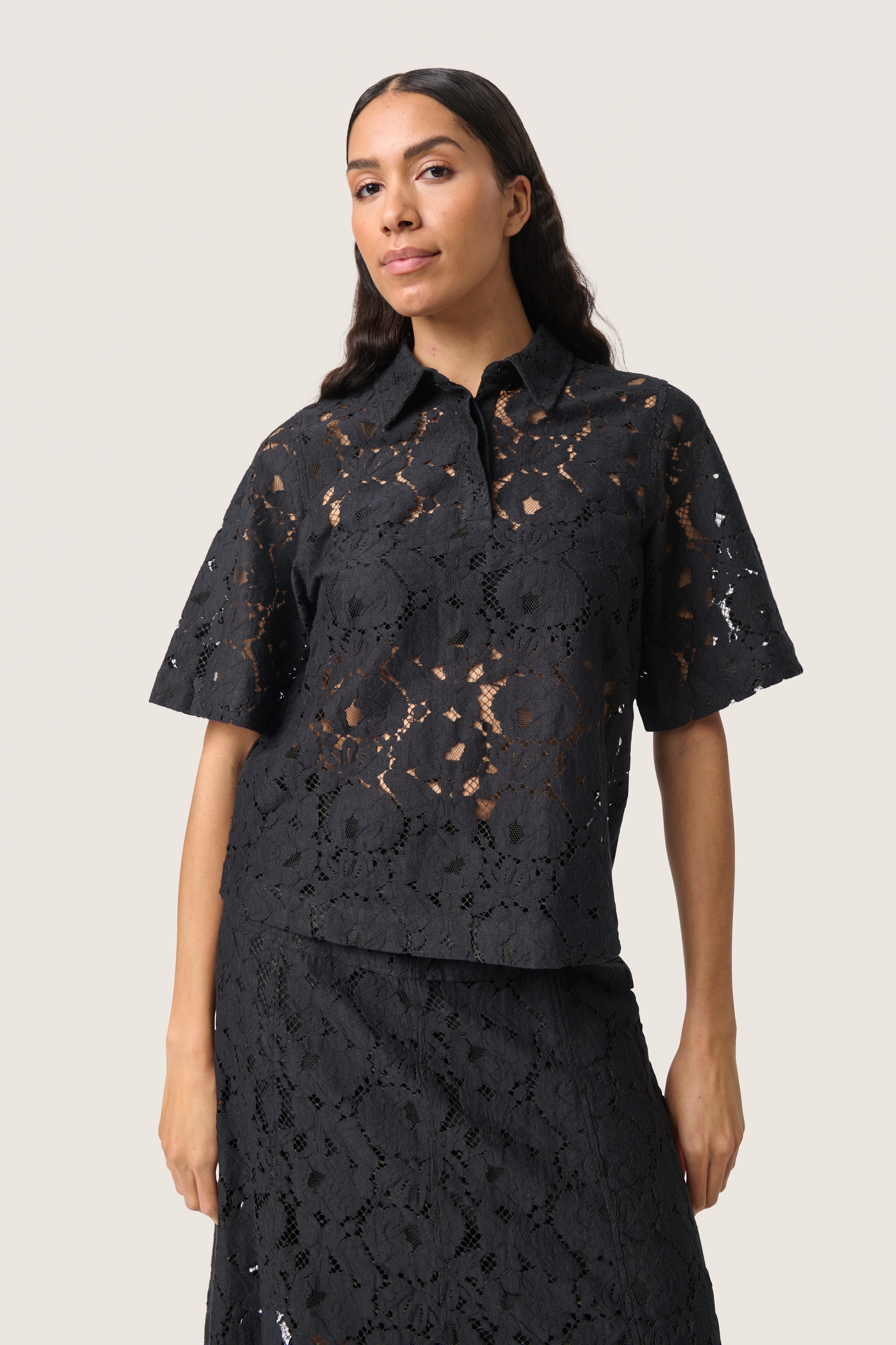 SLTaya Blouse LOOKBOOK FRONT 30408629-194008