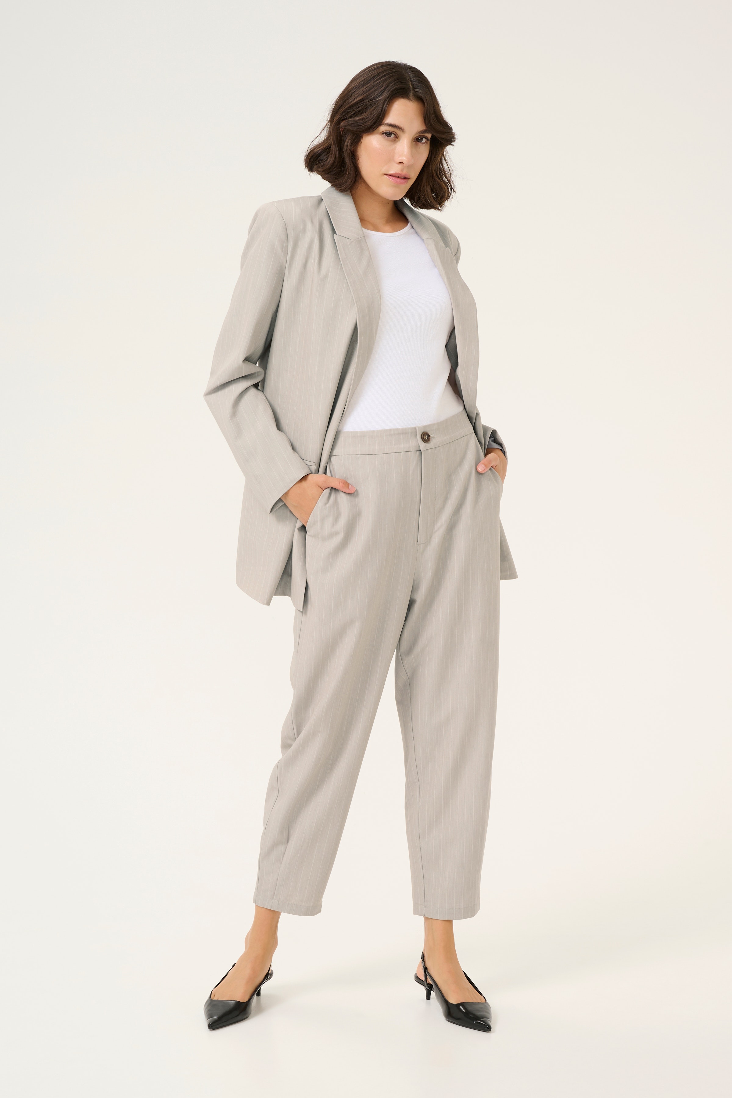 KAesther Trousers LOOKBOOK FRONT 10509579-107069