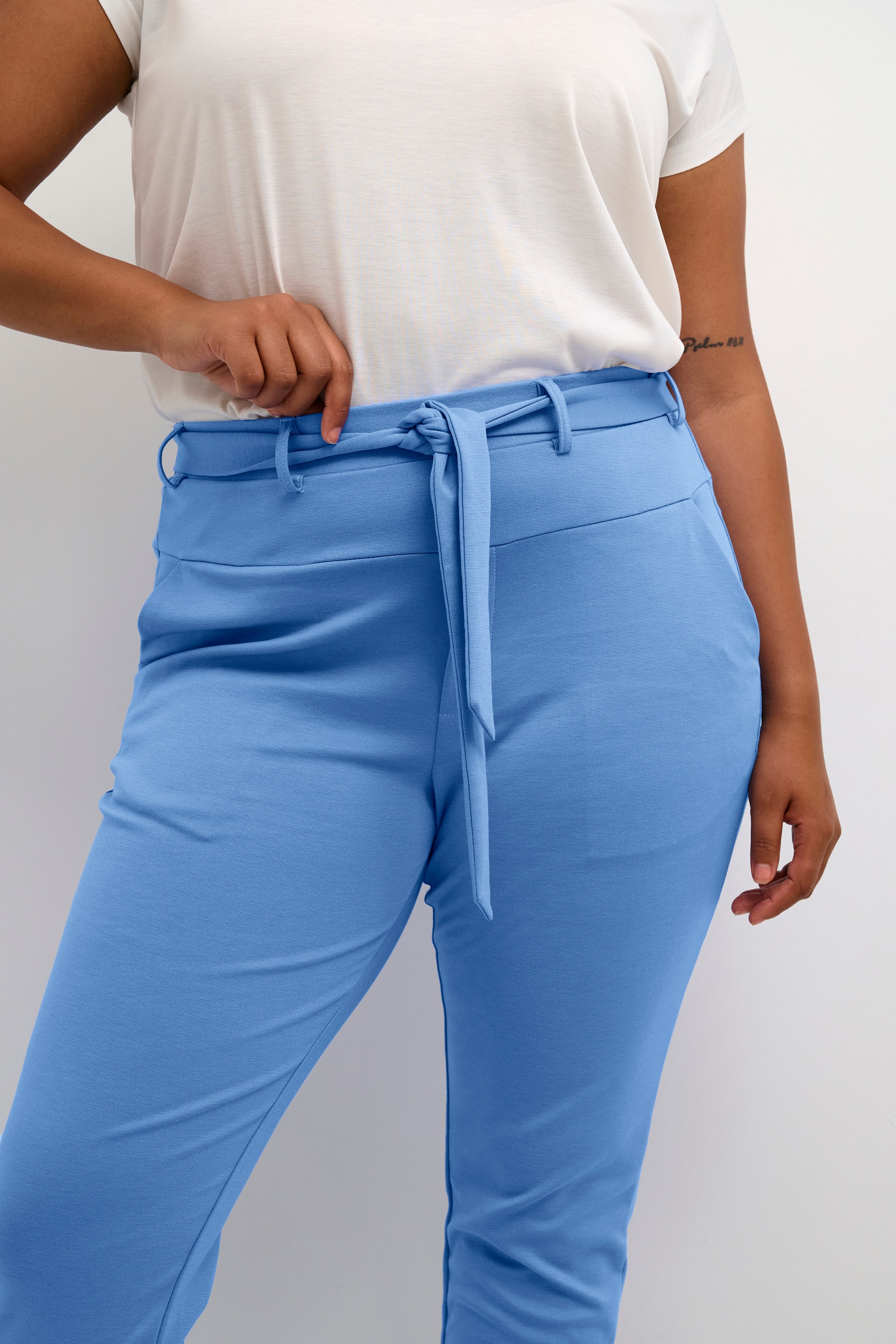 KCjenna Trousers LOOKBOOK DETAIL 10582254-174037