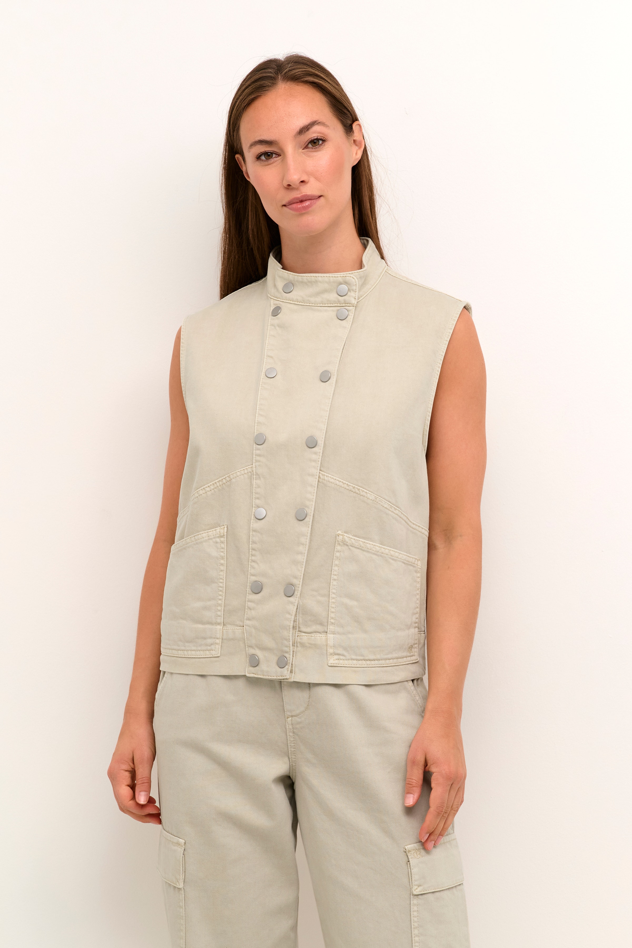 CRIris Vest LOOKBOOK FRONT 10612427-105578