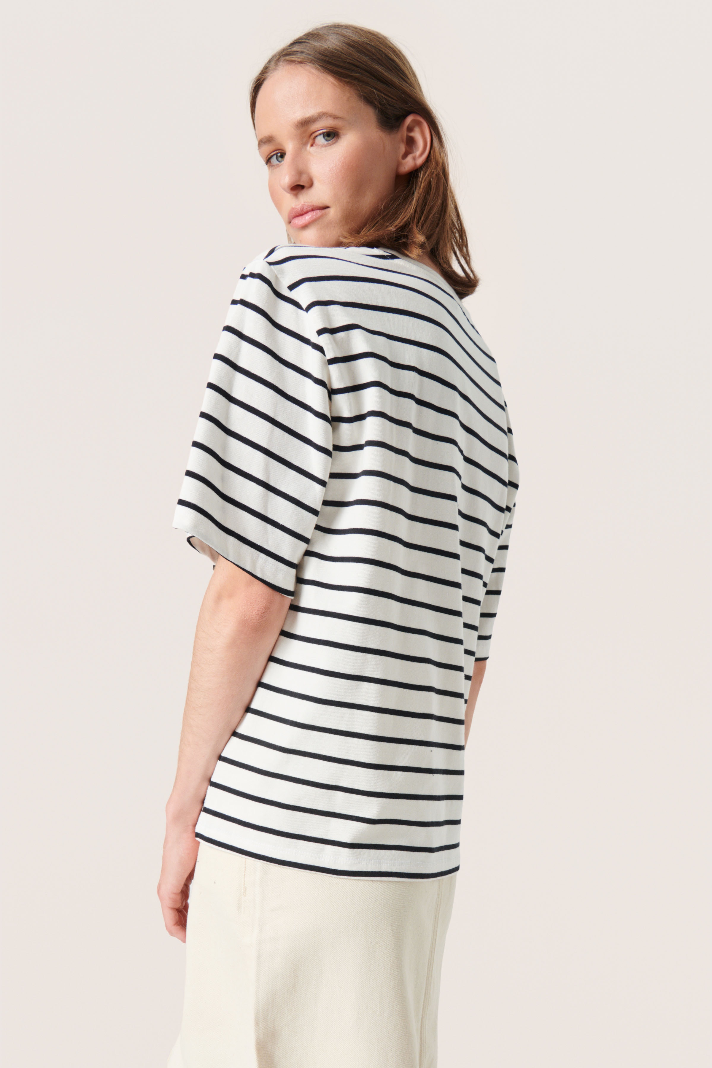 SLNeo T-shirt LOOKBOOK BACK 30407125-301916