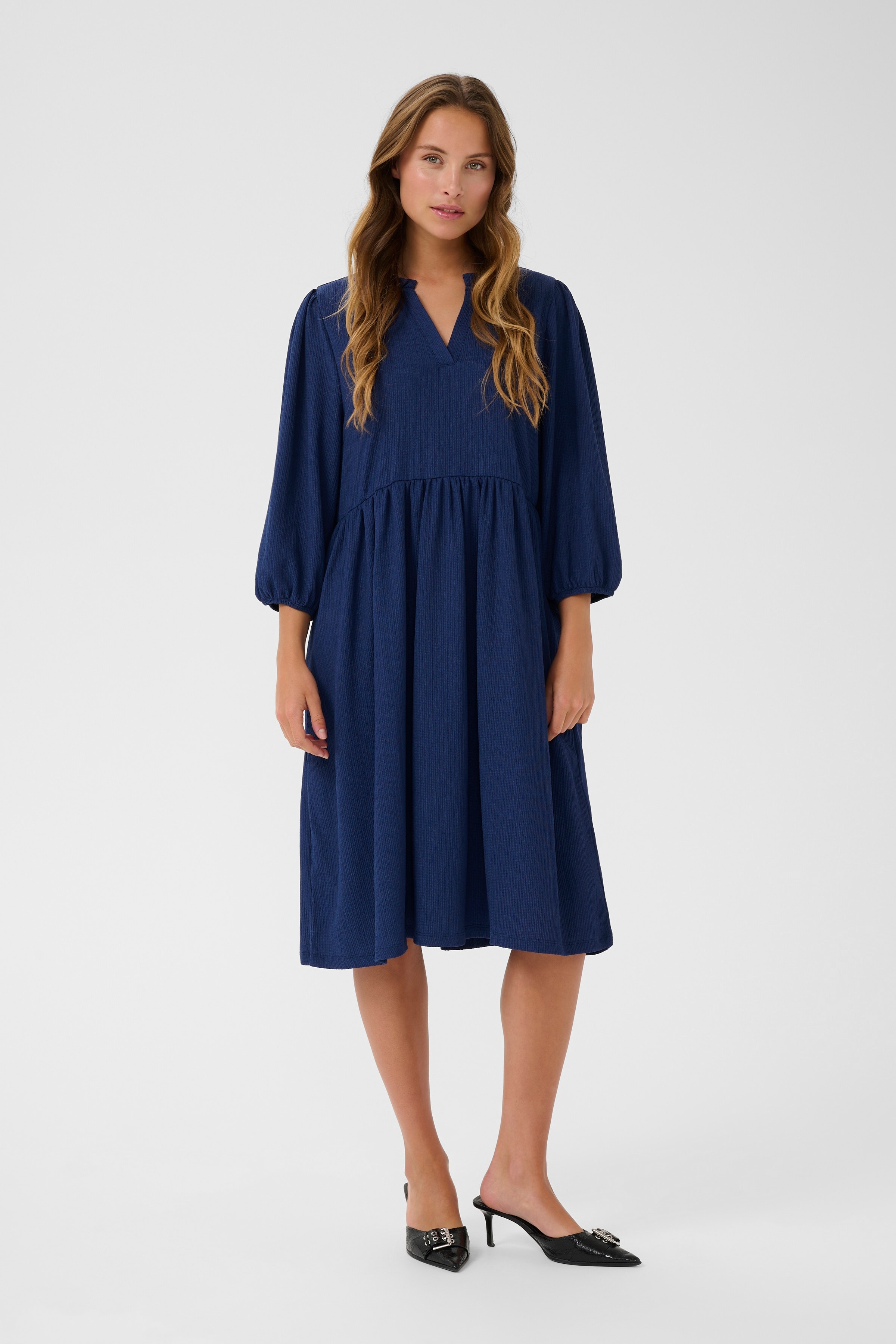 KAmolly Robe LOOKBOOK FRONT 10510396-193940