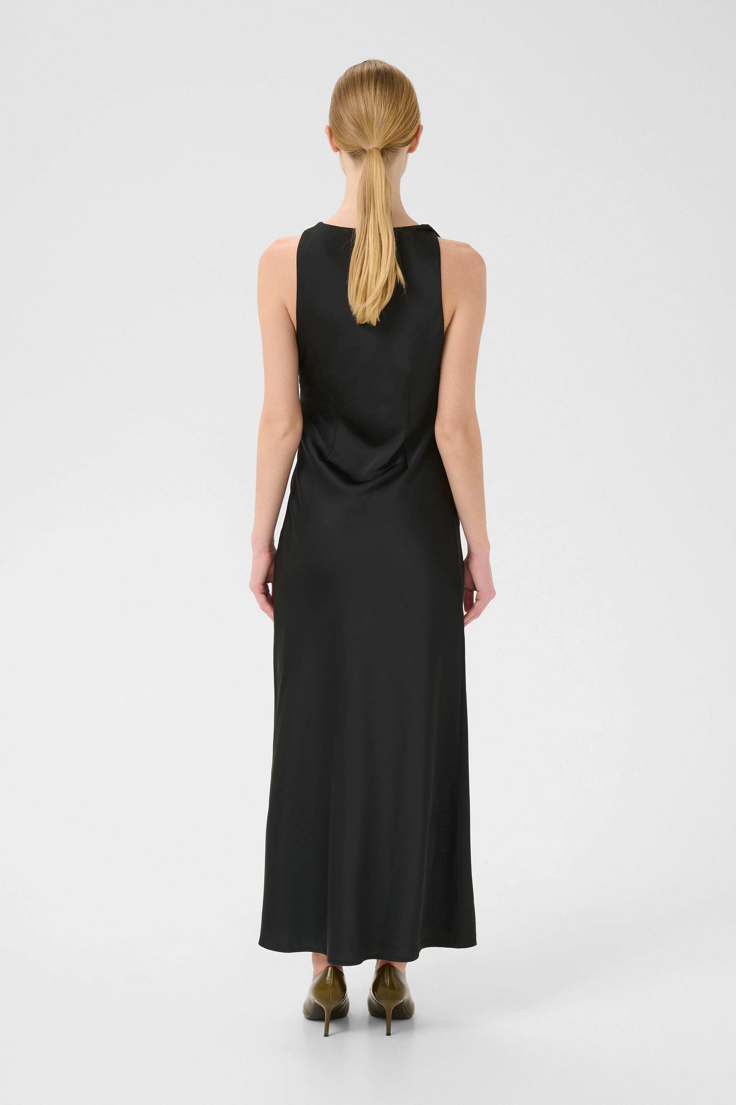 GZrue Dress LOOKBOOK BACK 10910802-100017