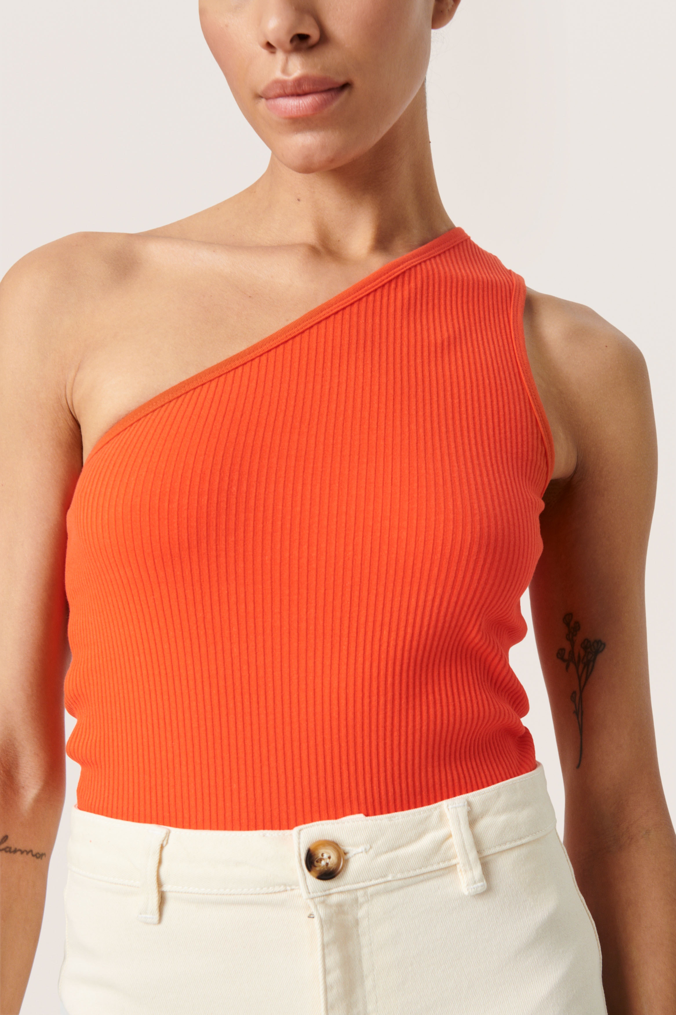 SLSimone Top LOOKBOOK DETAIL 30406561-171558