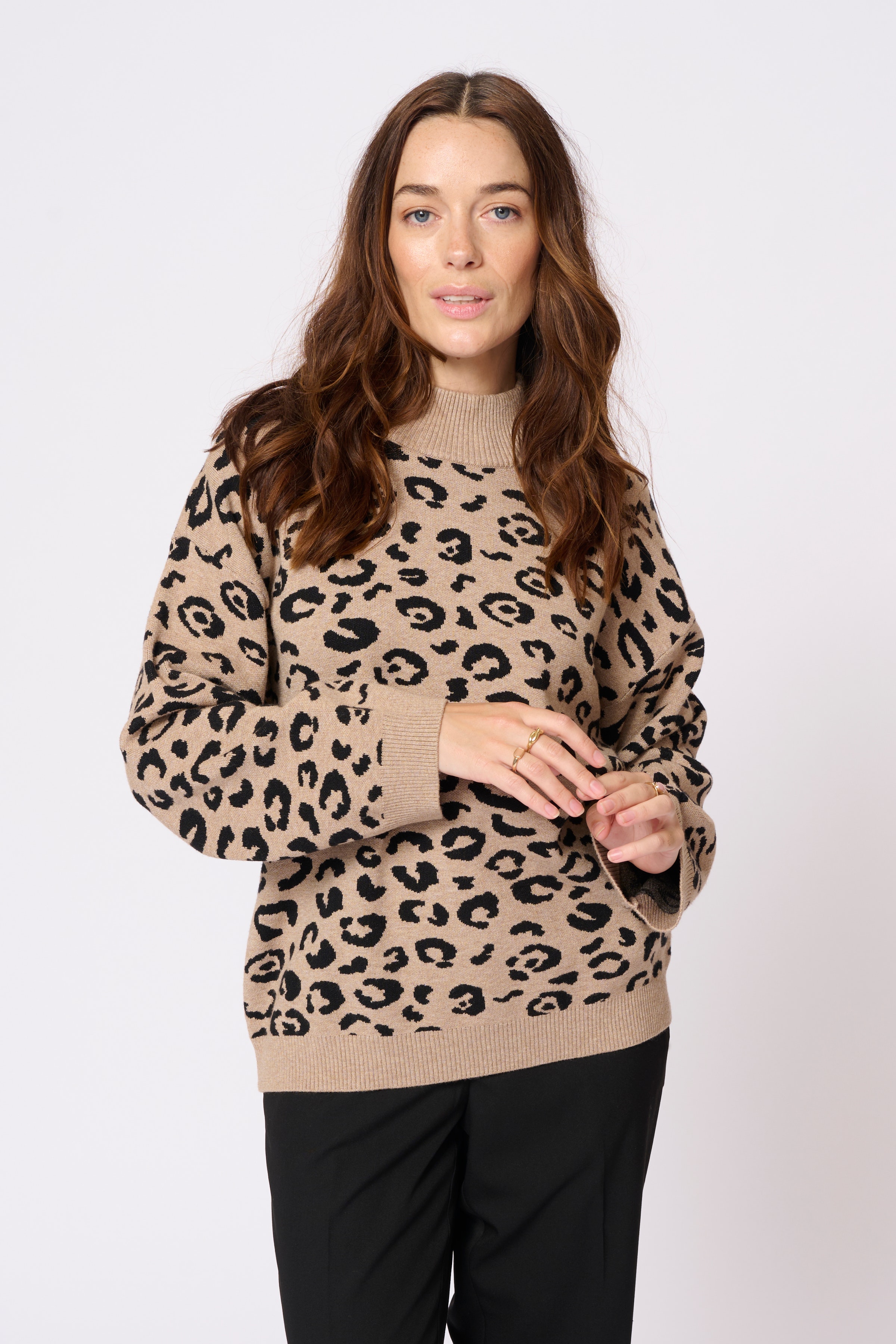 CRSava Leopard genser LOOKBOOK FRONT 10613664-107455