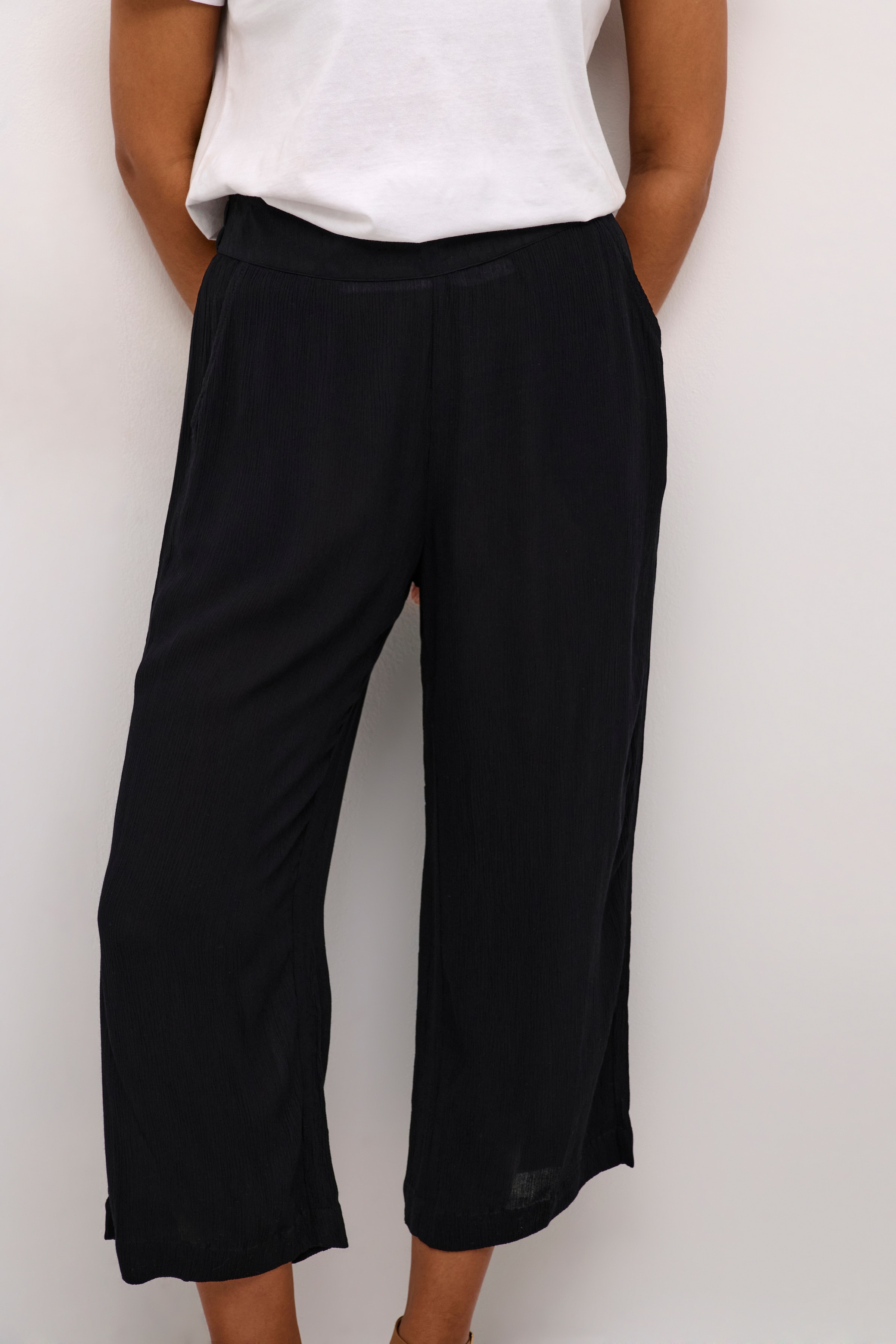 BPulla Trousers LOOKBOOK DETAIL 10590456-100121B