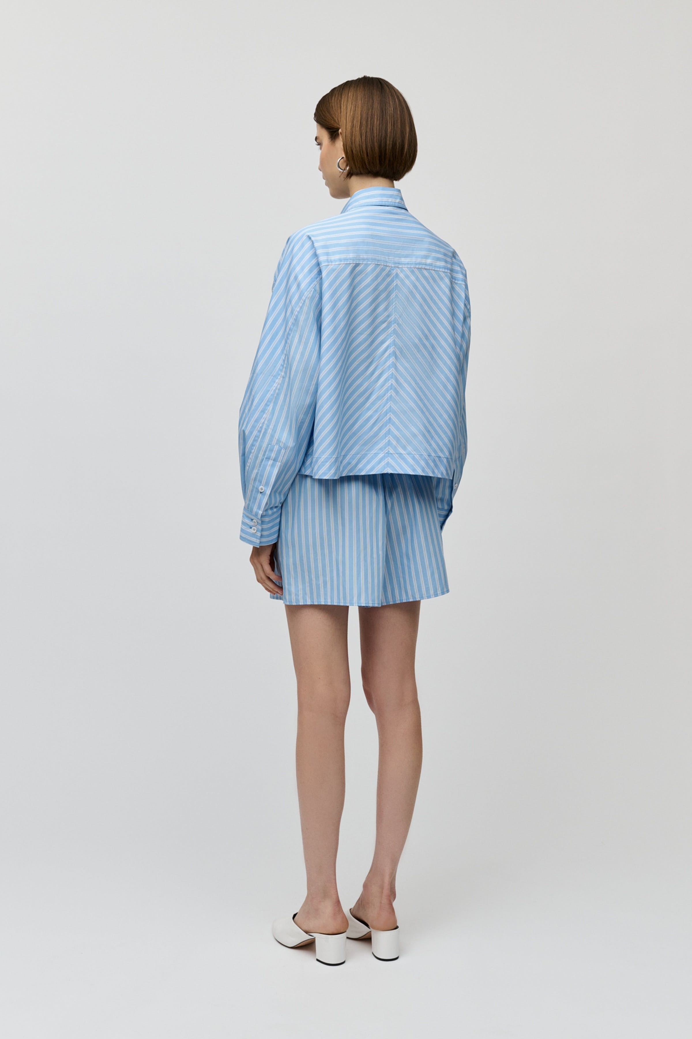 PIPER Shorts LOOKBOOK BACK 30600521-MC2152