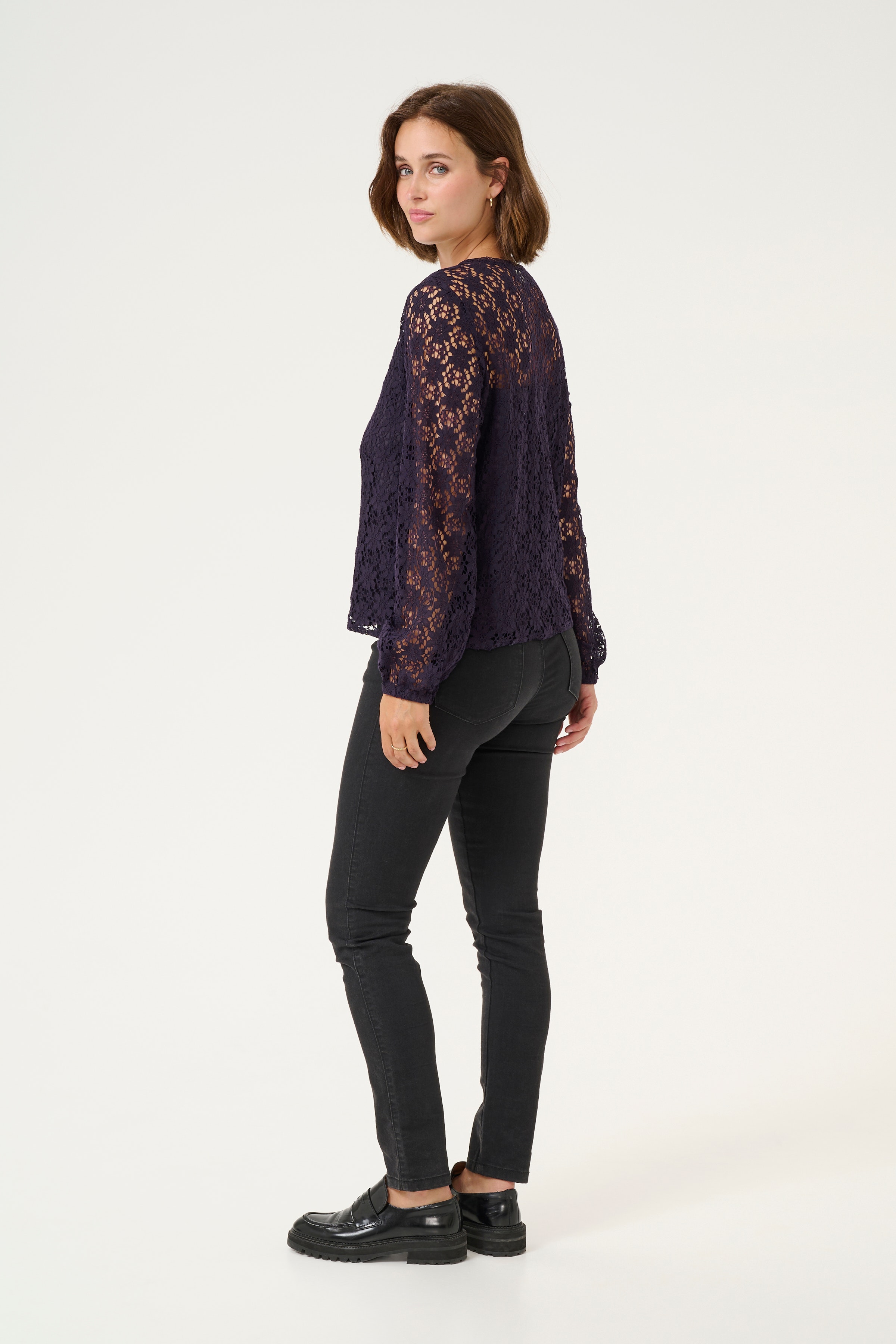 KAsilje Lace blouse LOOKBOOK BACK 10509635-106557