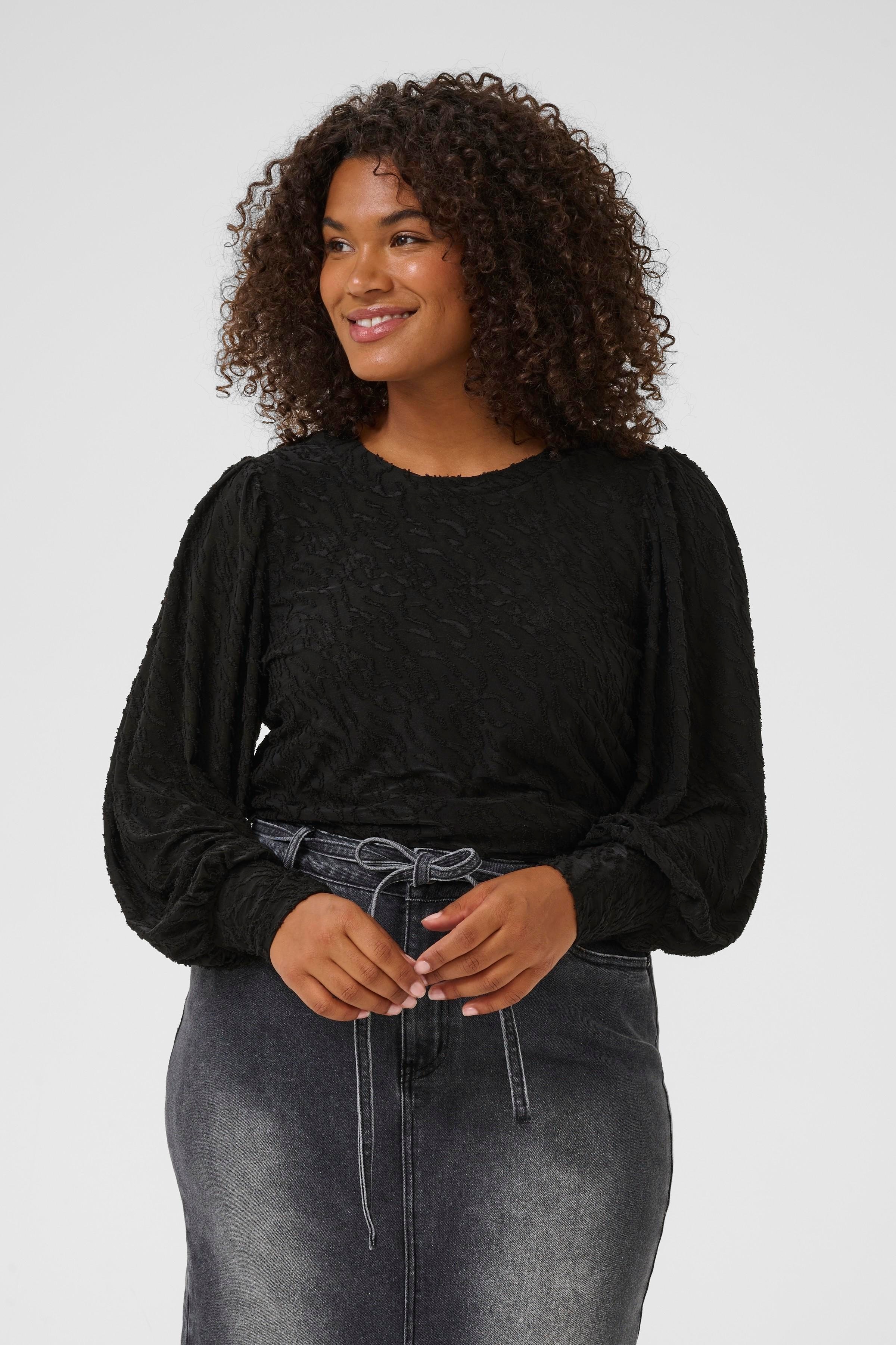KCzarina T-shirt LOOKBOOK FRONT 10583687-100121