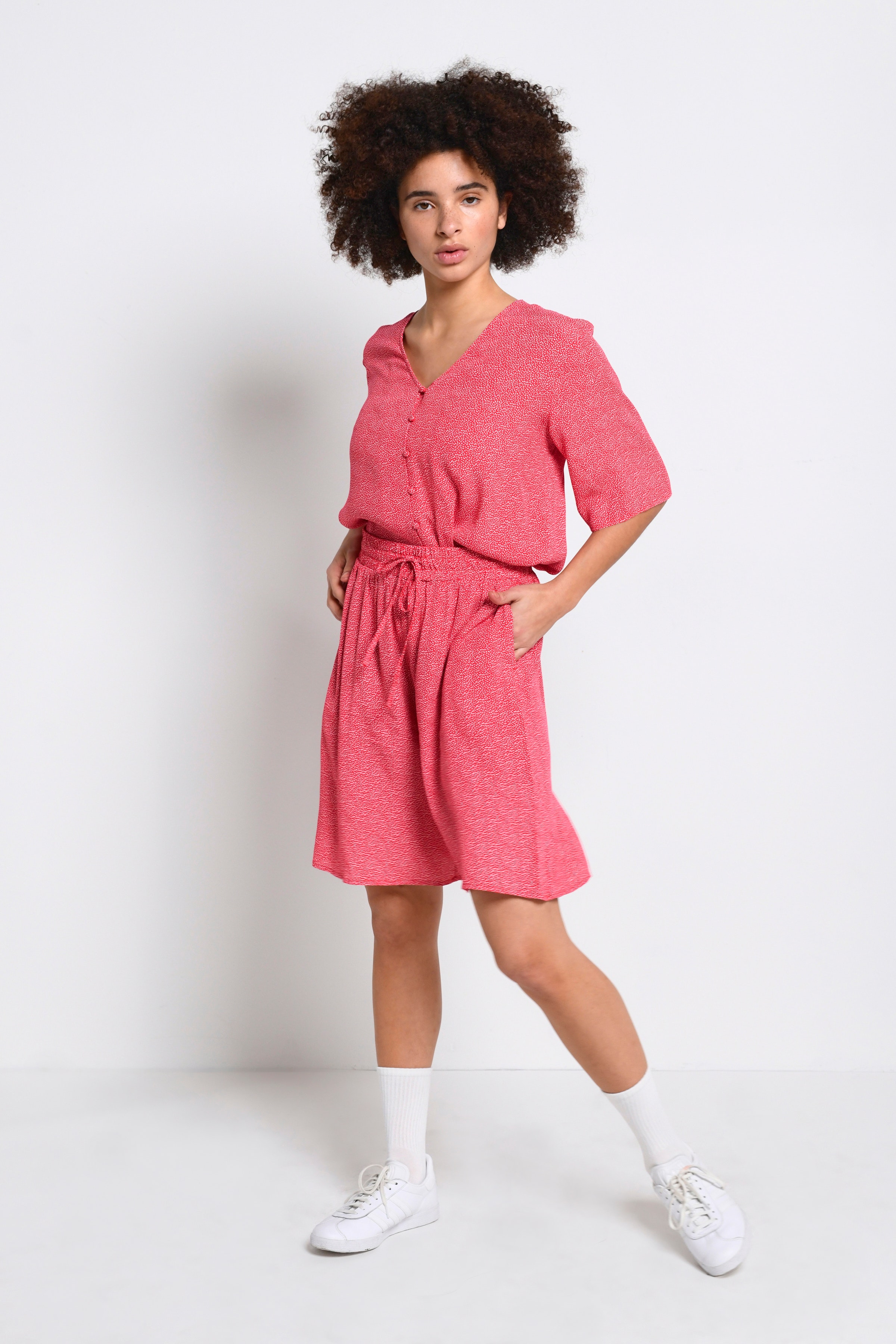 AlexaMW Shorts LOOKBOOK FRONT 10703857-102752