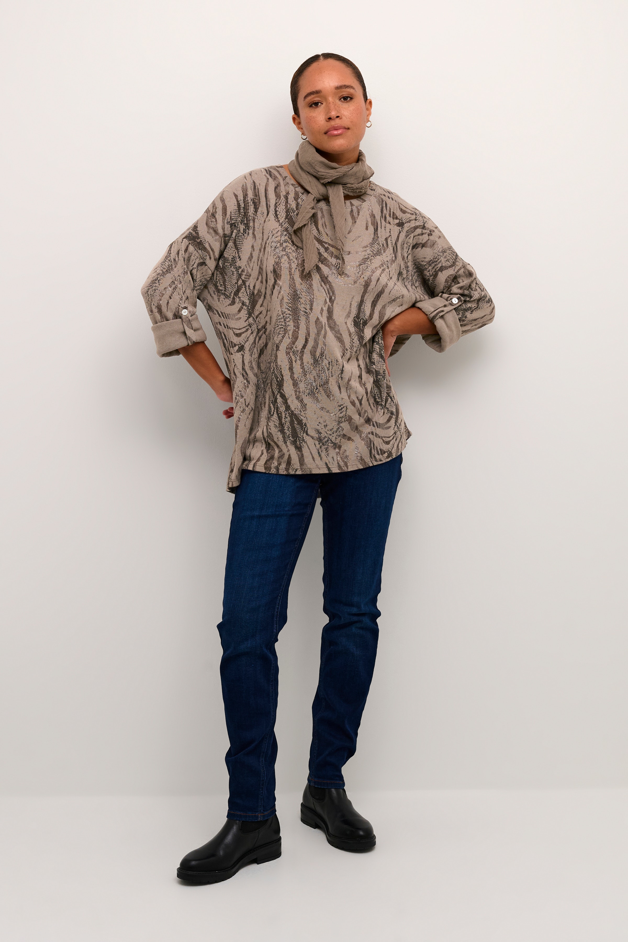 BPkonja Blus LOOKBOOK FRONT 40103482-400630