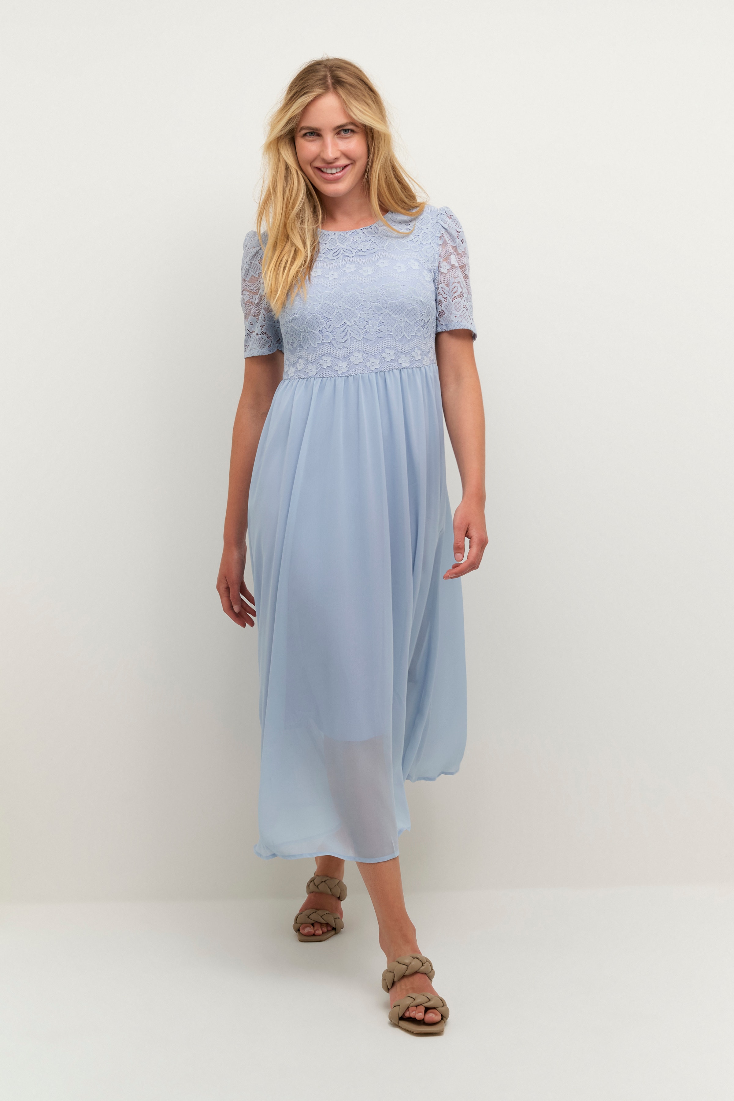 KAabina Kleid LOOKBOOK FRONT 10507408-144210