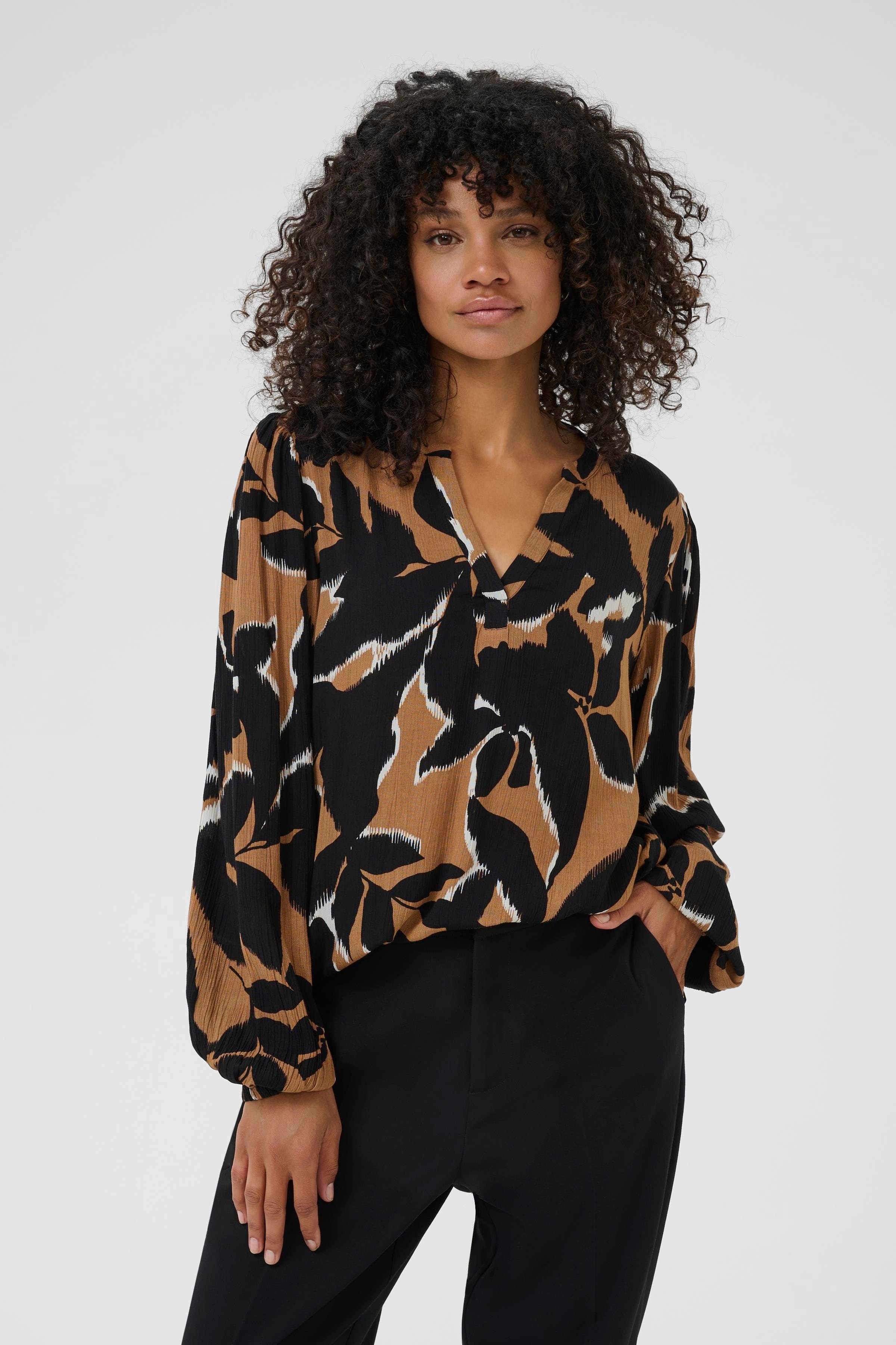 KAbeate Bluse LOOKBOOK FRONT 10510756-108791