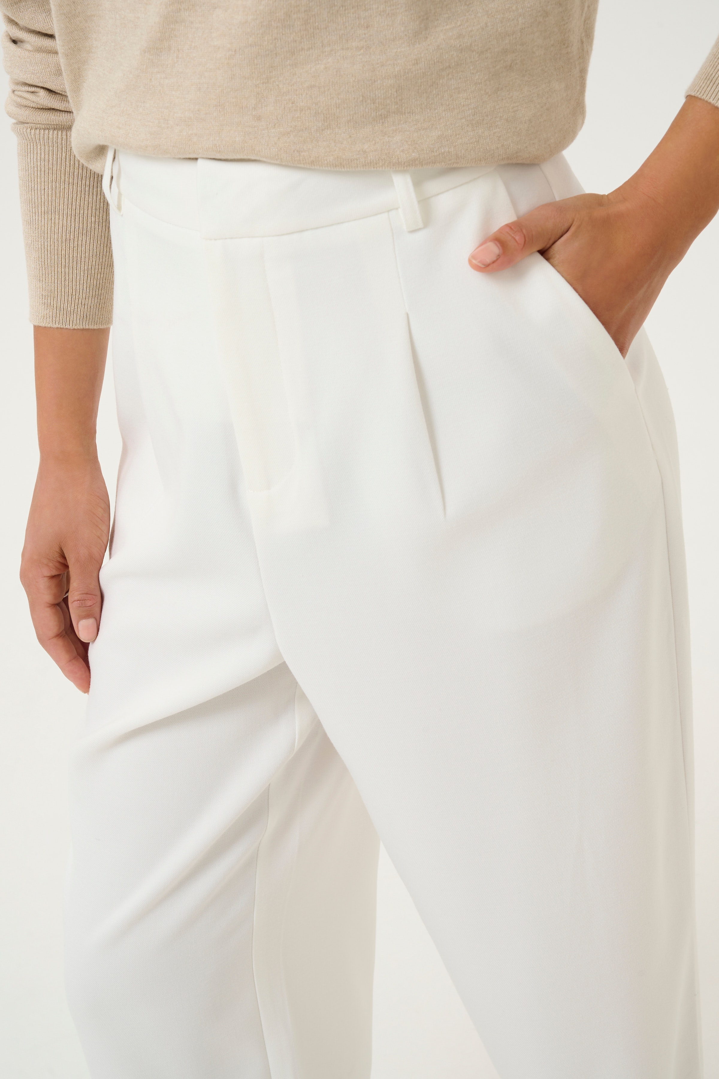 KAmerle Trousers LOOKBOOK DETAIL 10504769-110602