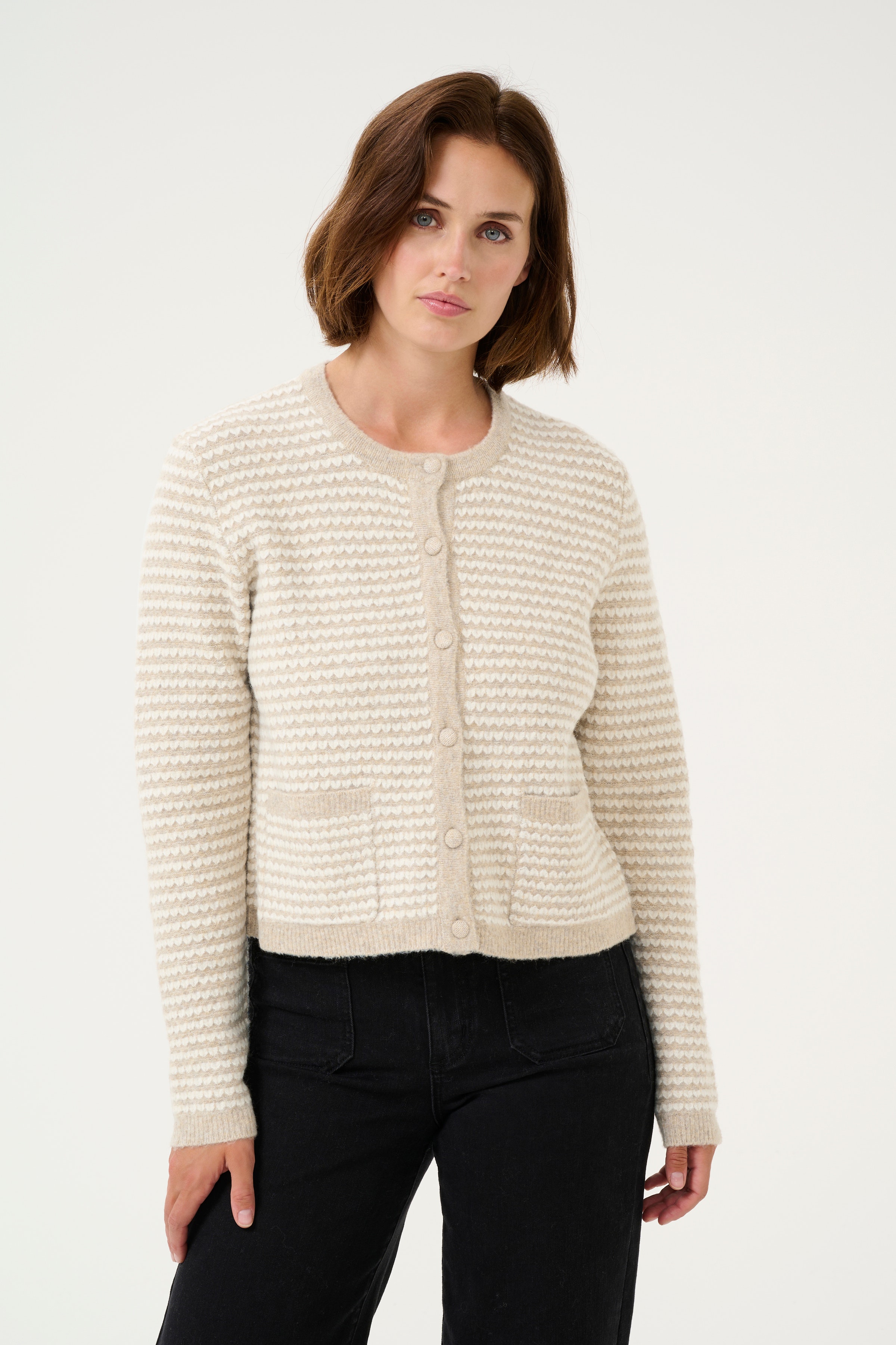 KAellery Cardigan LOOKBOOK FRONT 10509031-106870