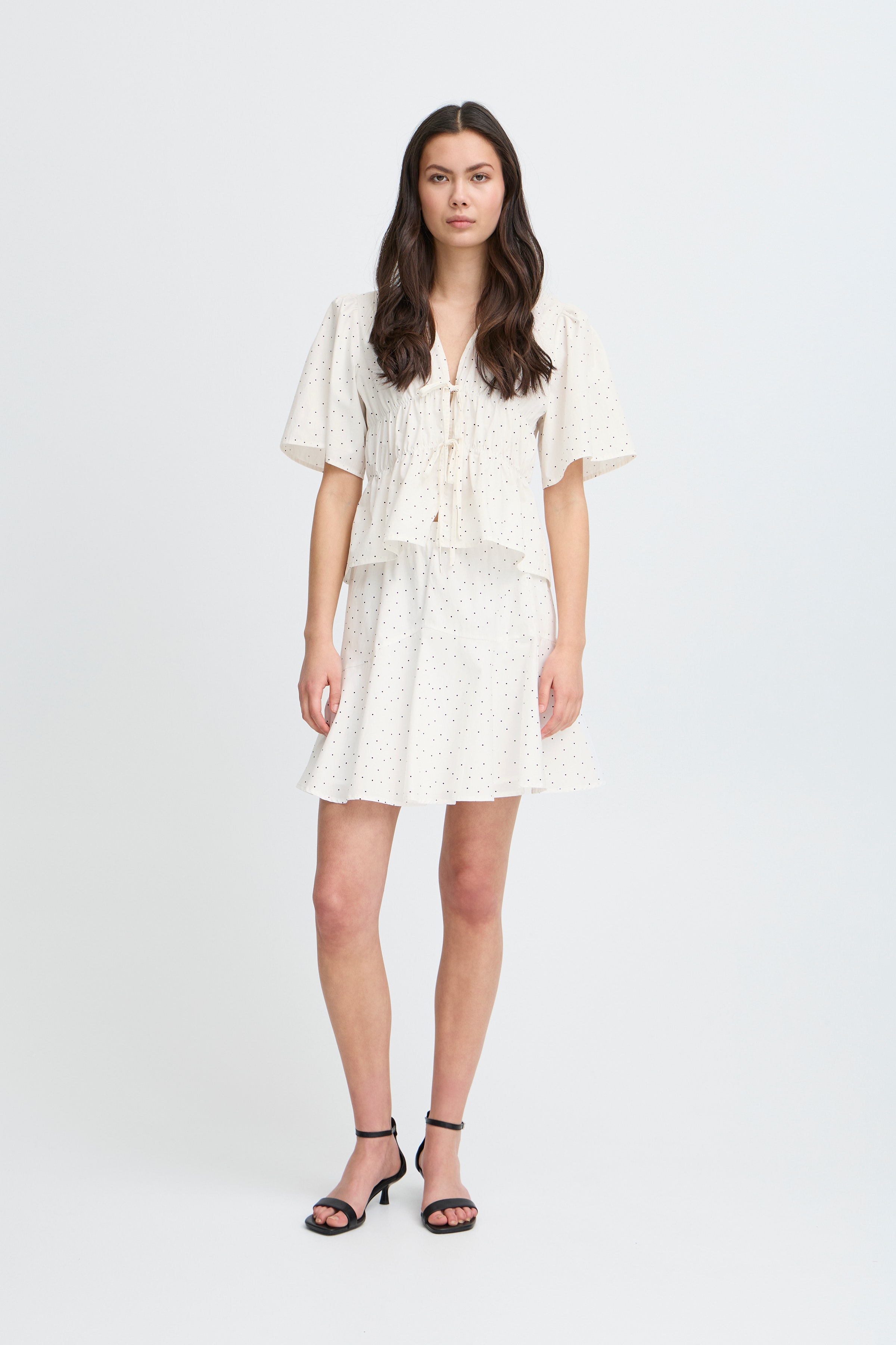 IHXHAZEL Skirt LOOKBOOK FRONT 20123774-114201