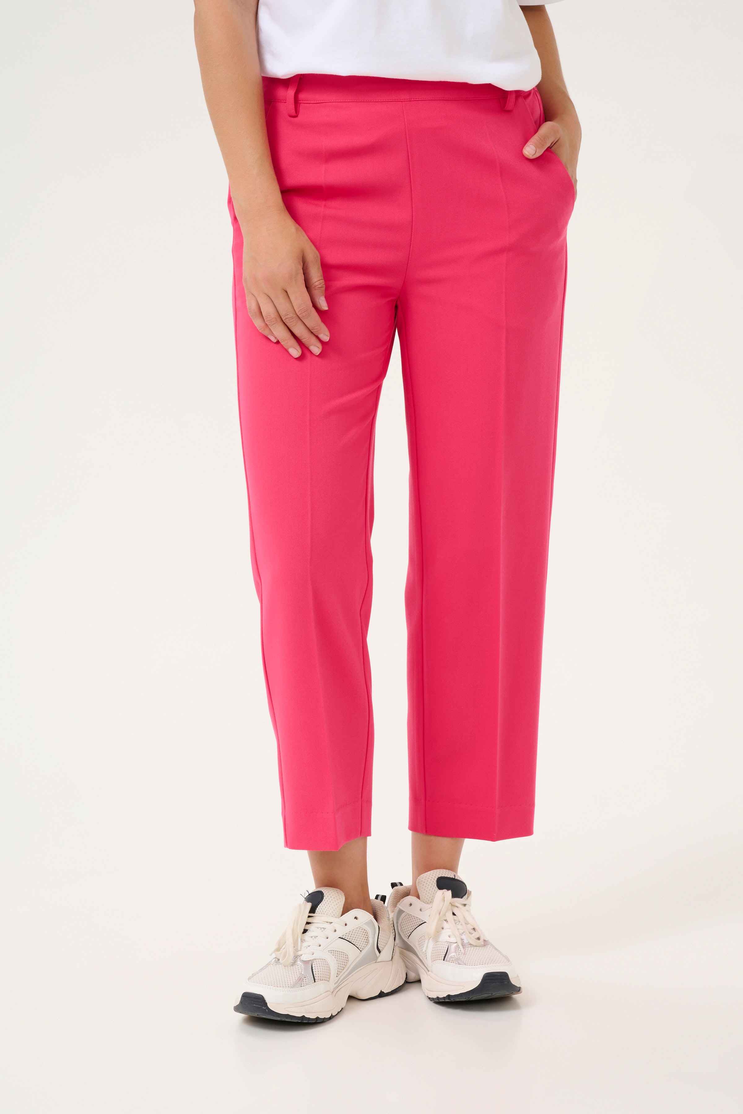 KAsakura Trousers LOOKBOOK FRONT 10506127-181754