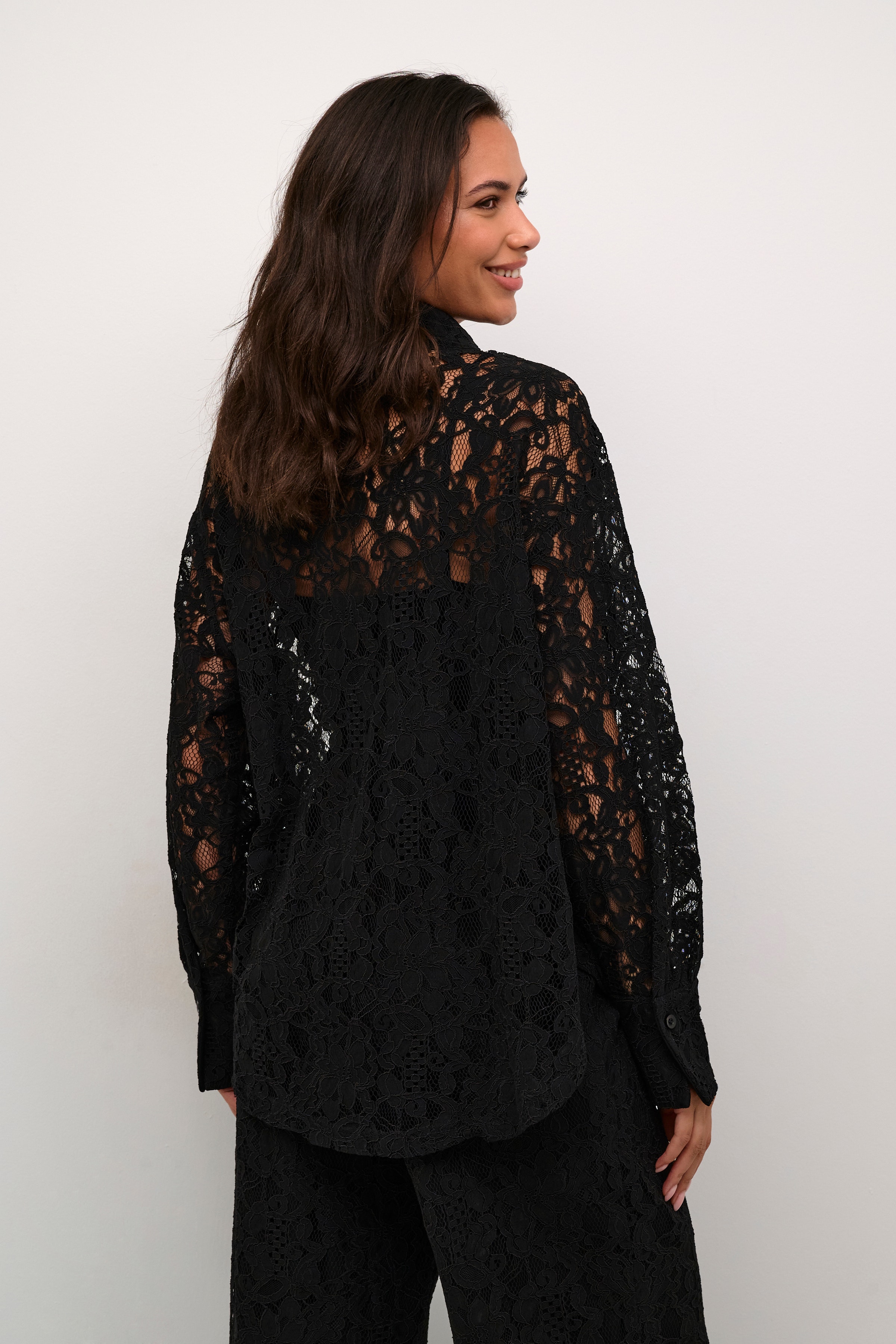 KAnelly Lace shirt LOOKBOOK BACK 10509479-100121