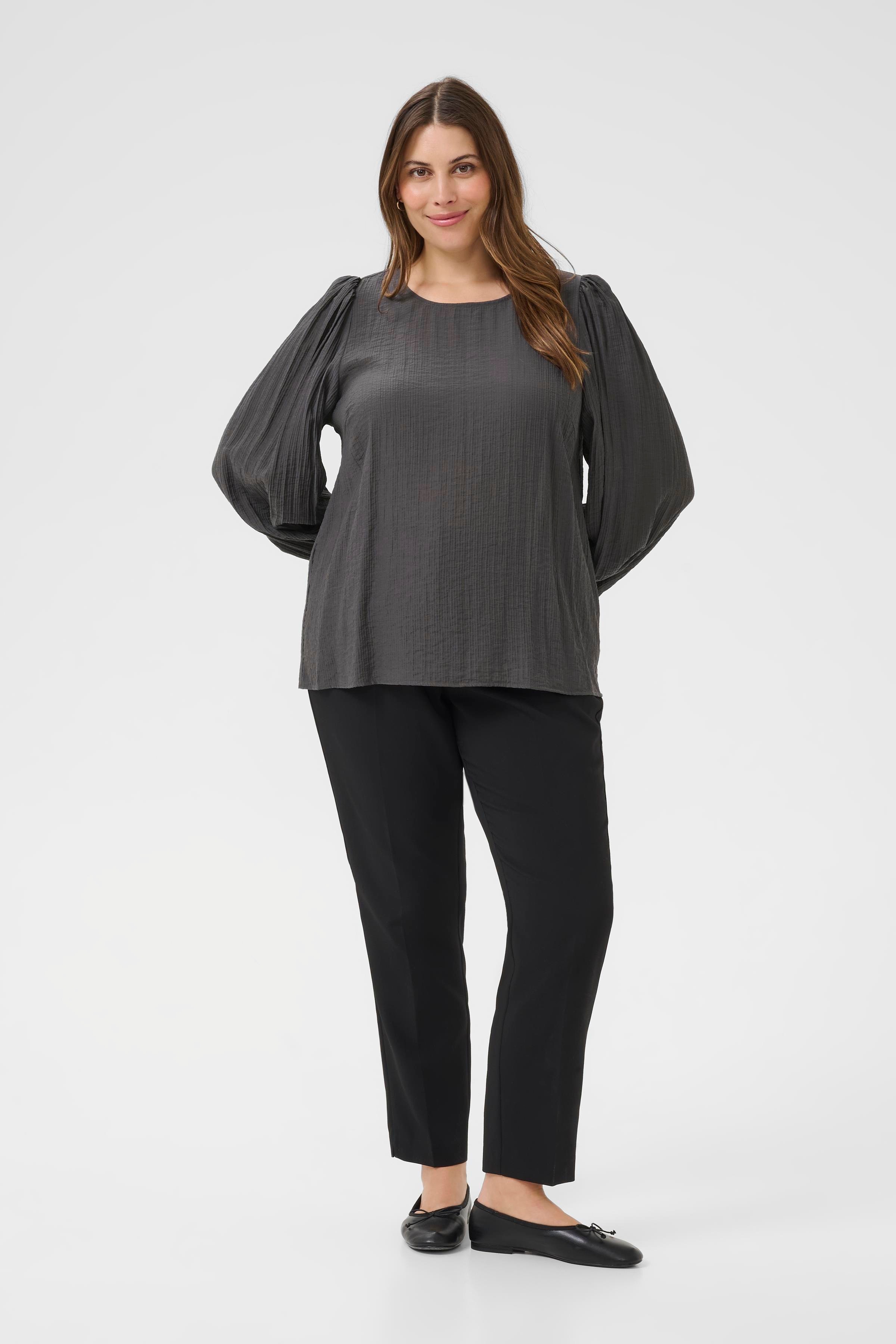 KCviva Bluse LOOKBOOK FRONT 10583705-190205