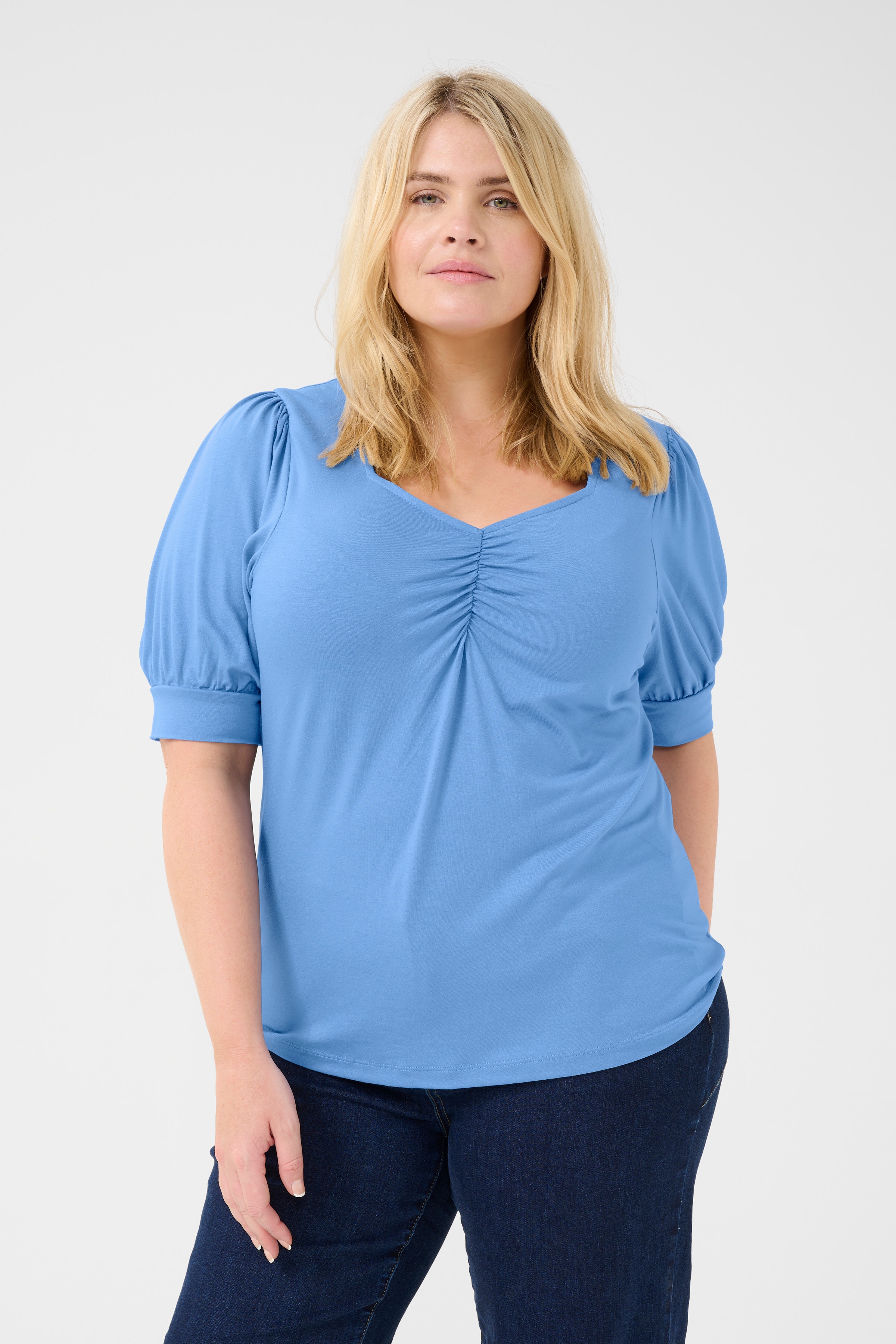 KCsissy T-Shirt LOOKBOOK FRONT 10581401-183936