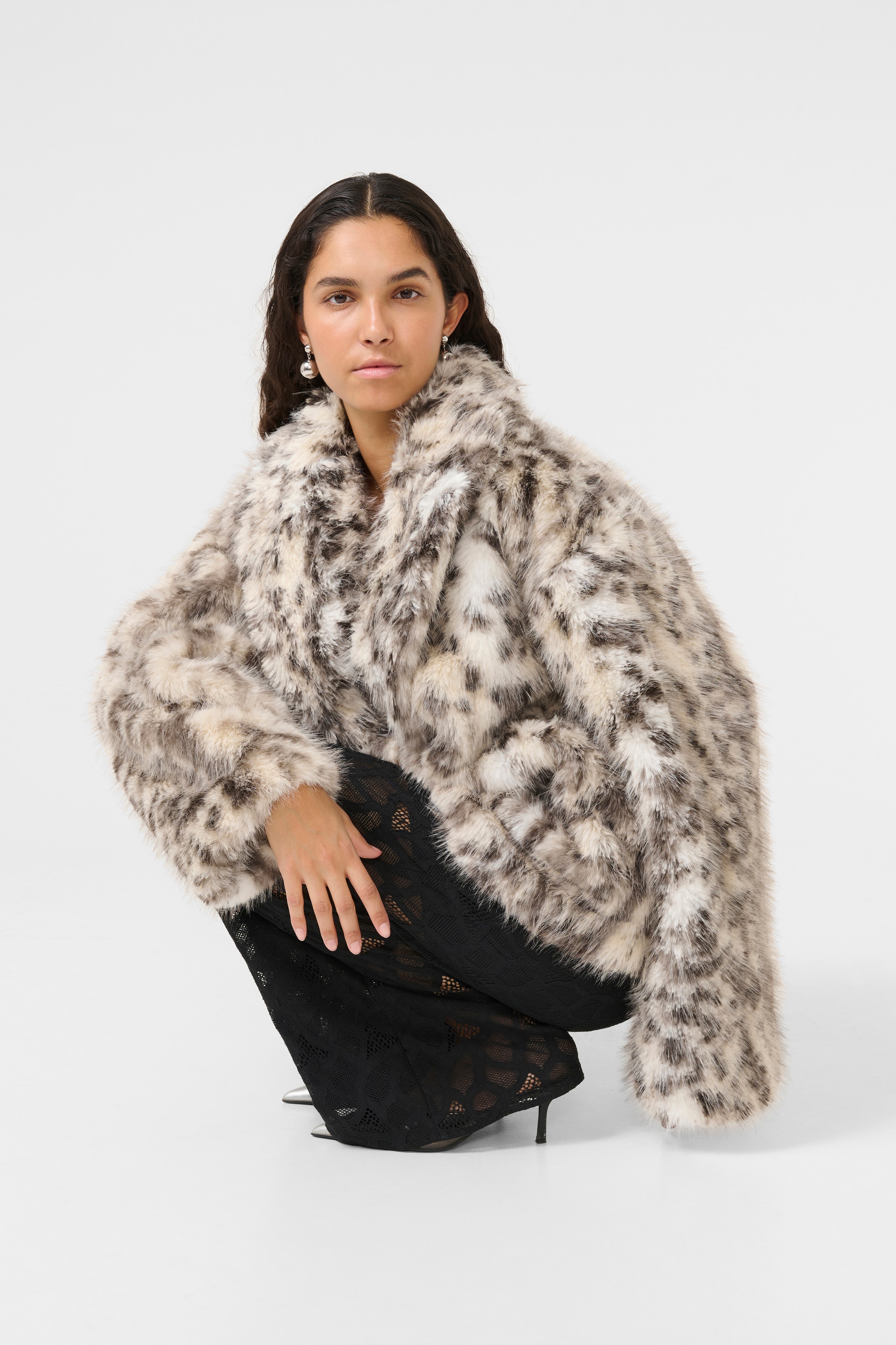 KBAmira Outerwear LOOKBOOK DETAIL 10105526-107934