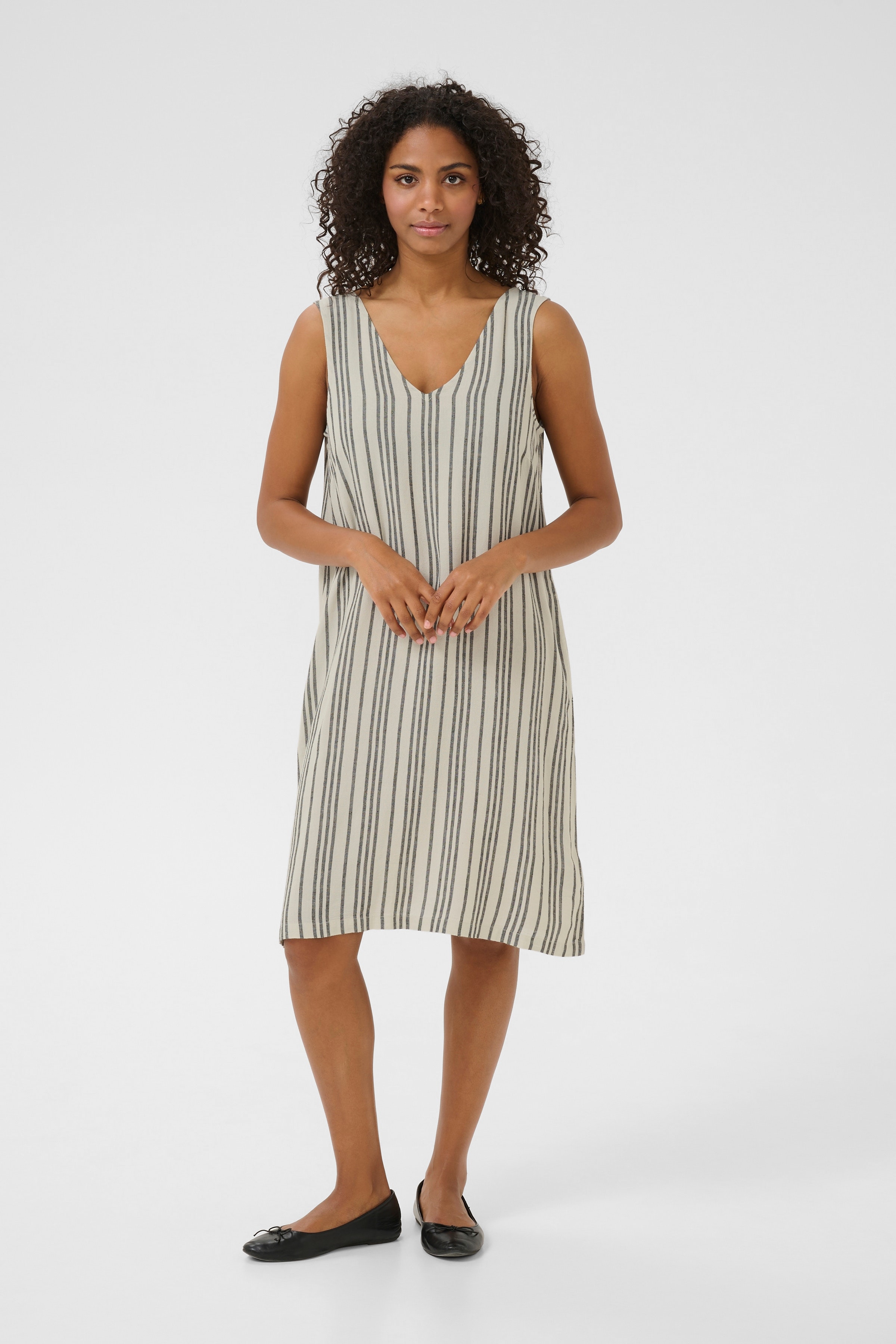 KAmilia Linen Dress LOOKBOOK FRONT 10509690-107124