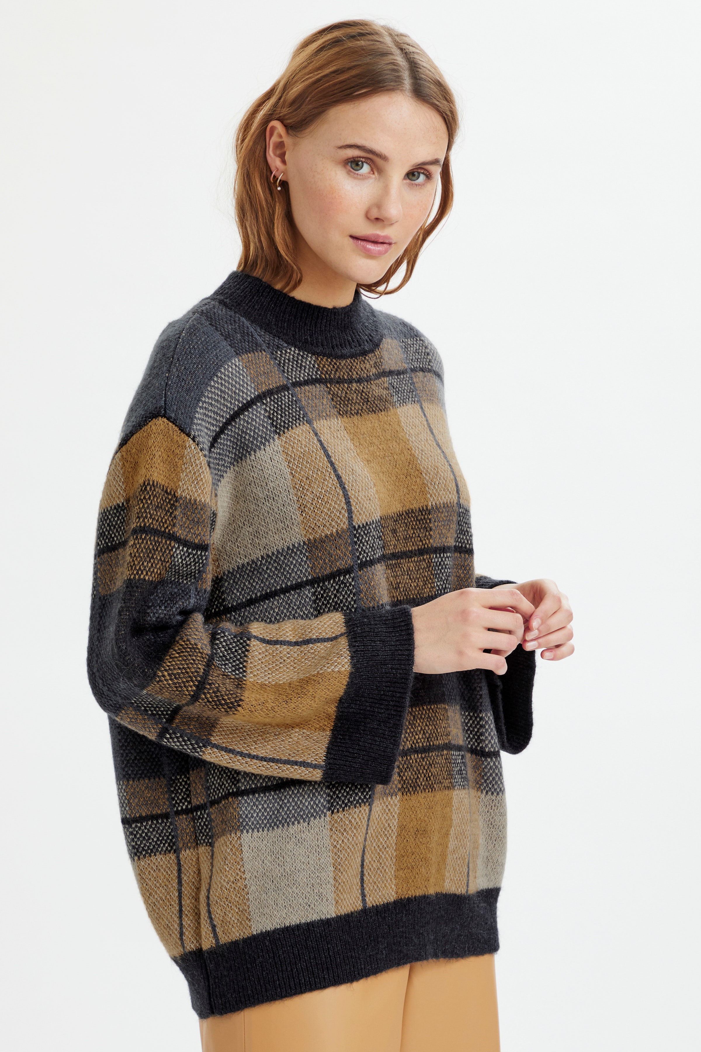  IbenaSZ Pullover

 LOOKBOOK FRONT 30511372-193713