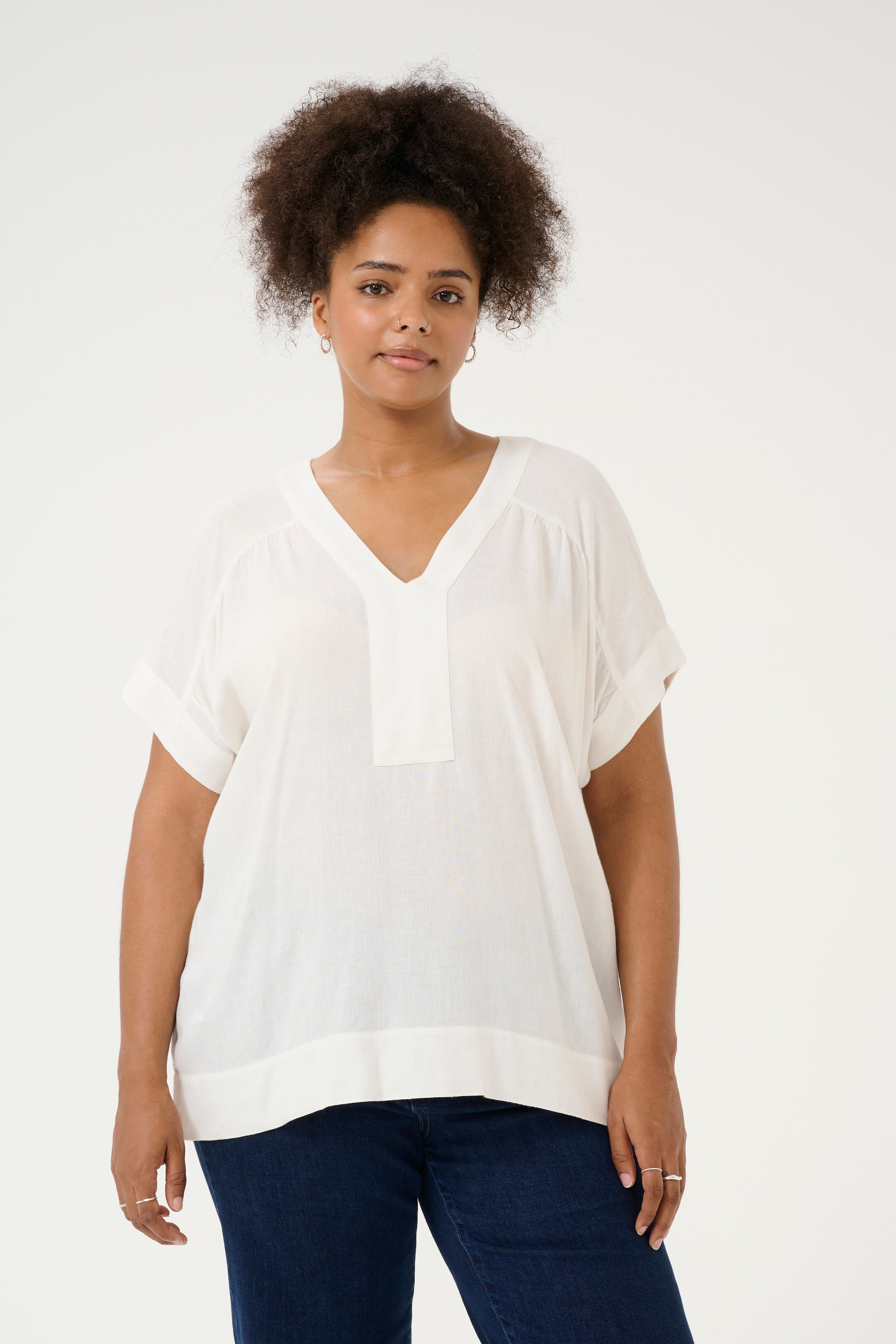 KCmille Linen Top LOOKBOOK FRONT 10583097-110602