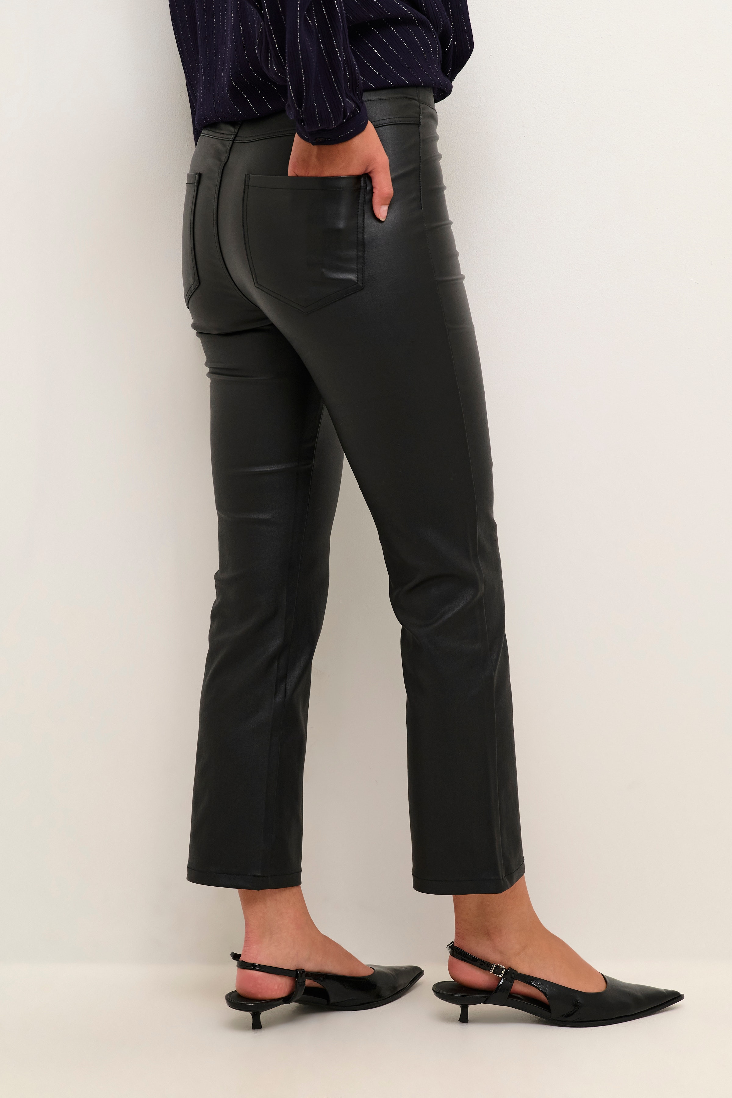 KAada Trousers LOOKBOOK BACK 10503875-100121