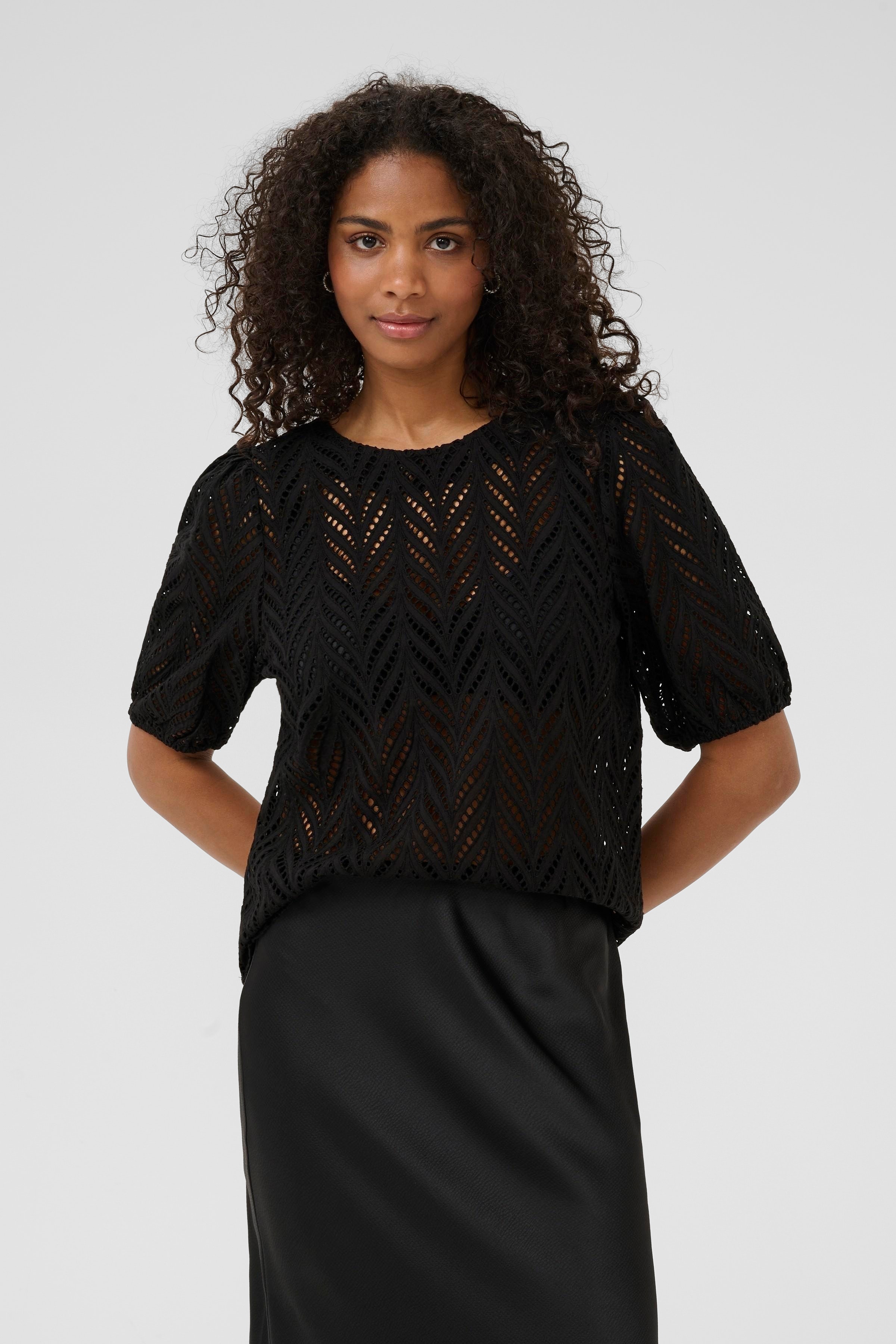 KAteri Blouse LOOKBOOK FRONT 10510112-100121