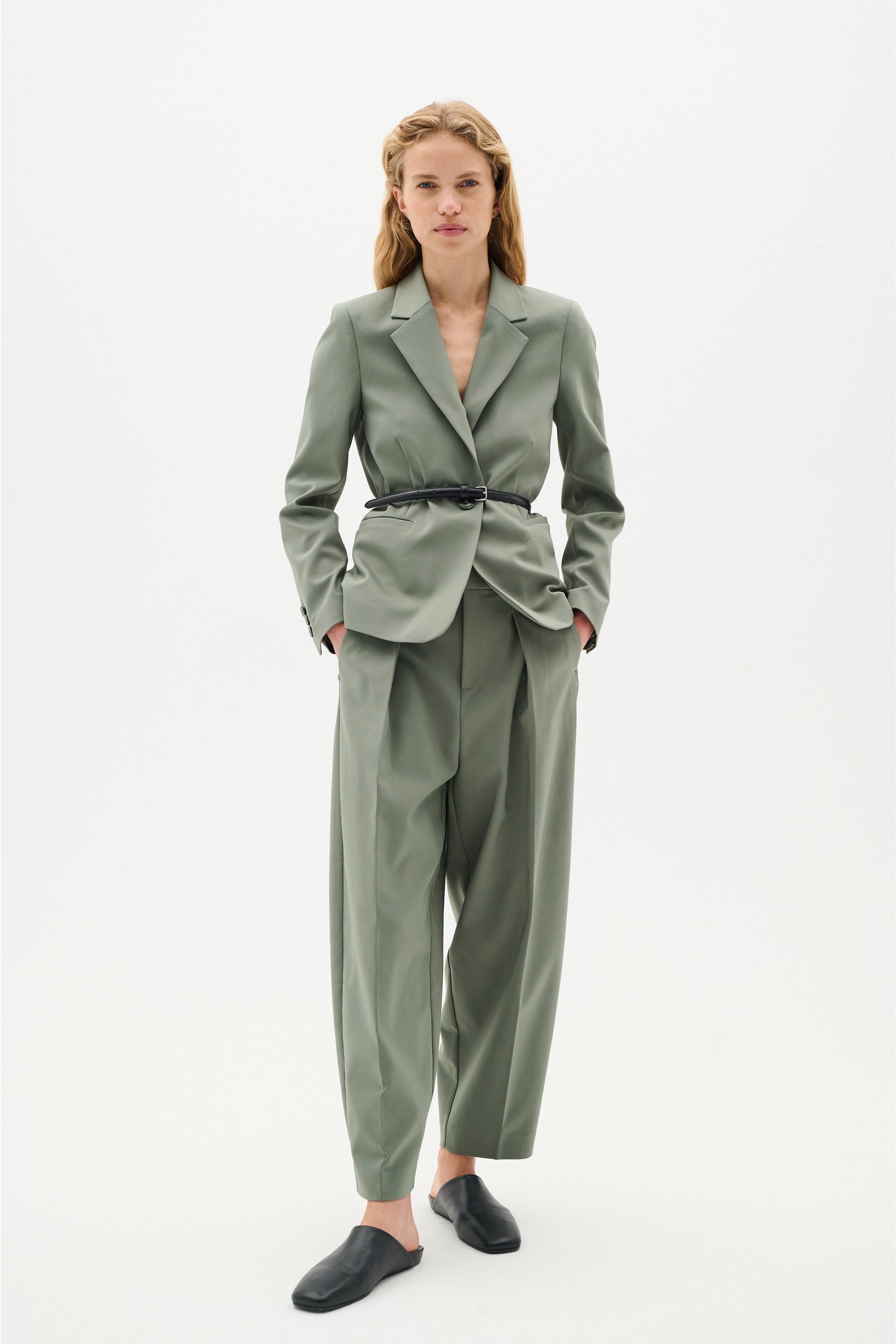 ZellaIW Barrel Trousers LOOKBOOK FRONT 30107207-185806