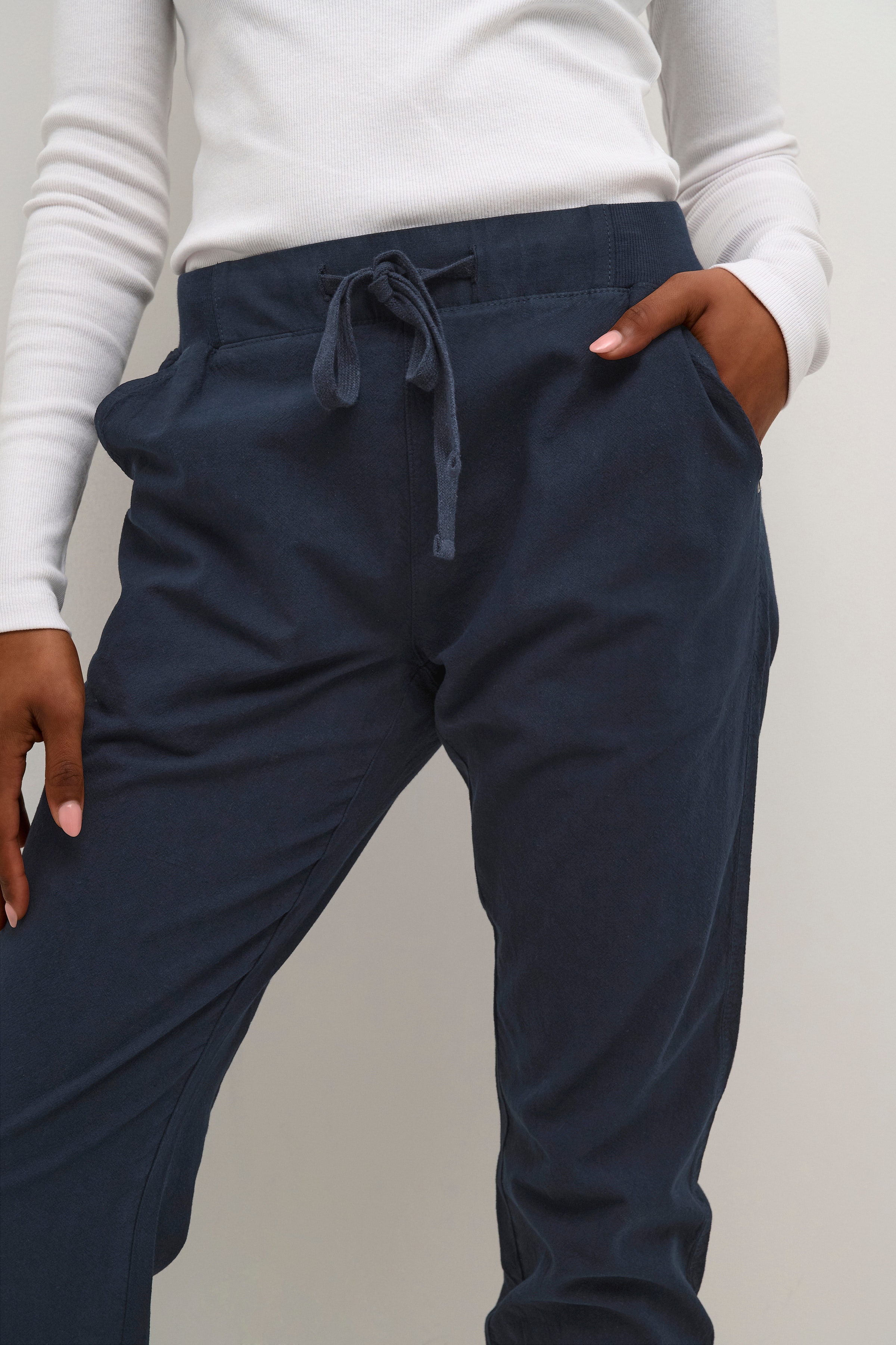 Naya Capri bukser LOOKBOOK DETAIL 10502803-52737