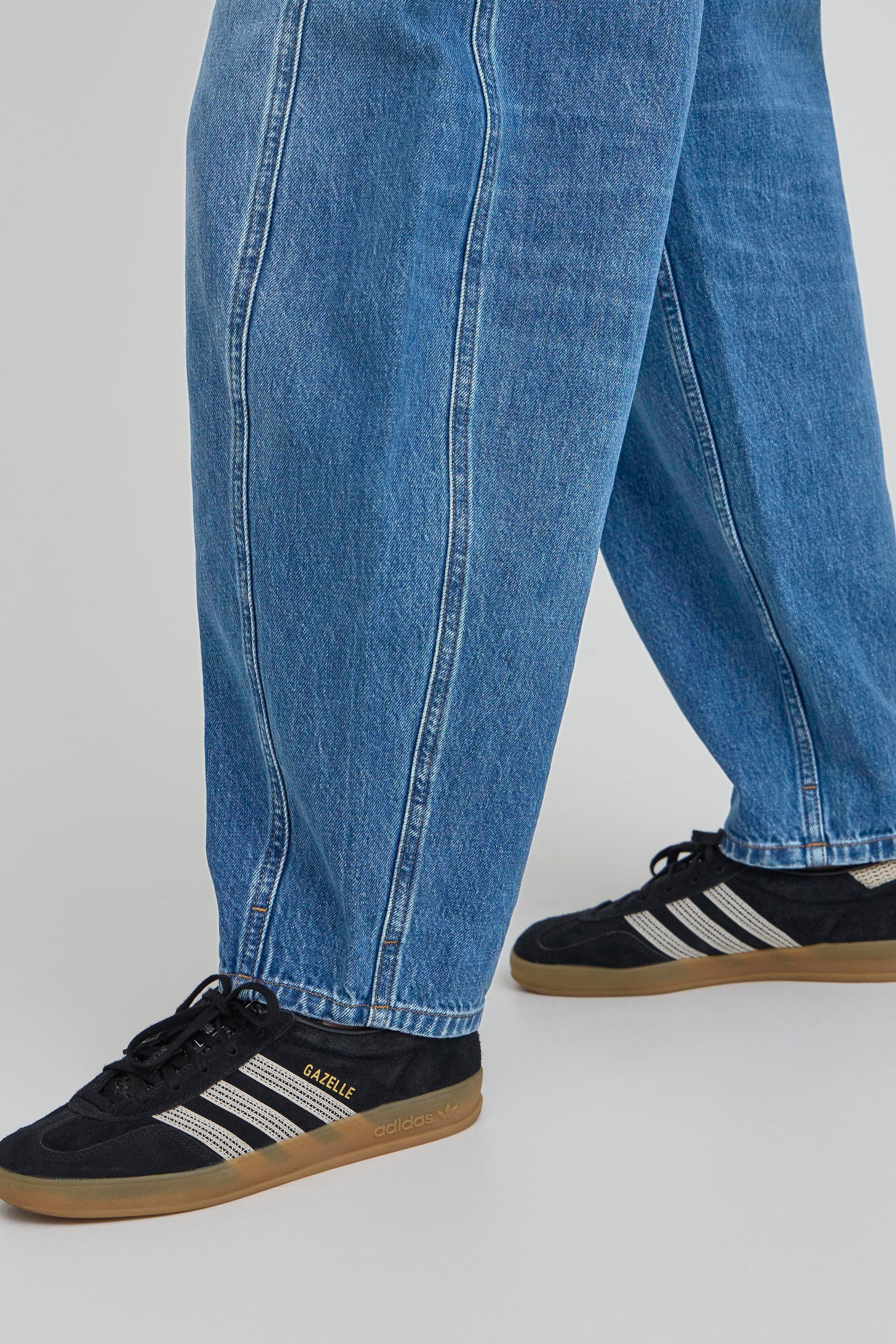 BACAVI Curved Jeans LOOKBOOK DETAIL 50405378-205291