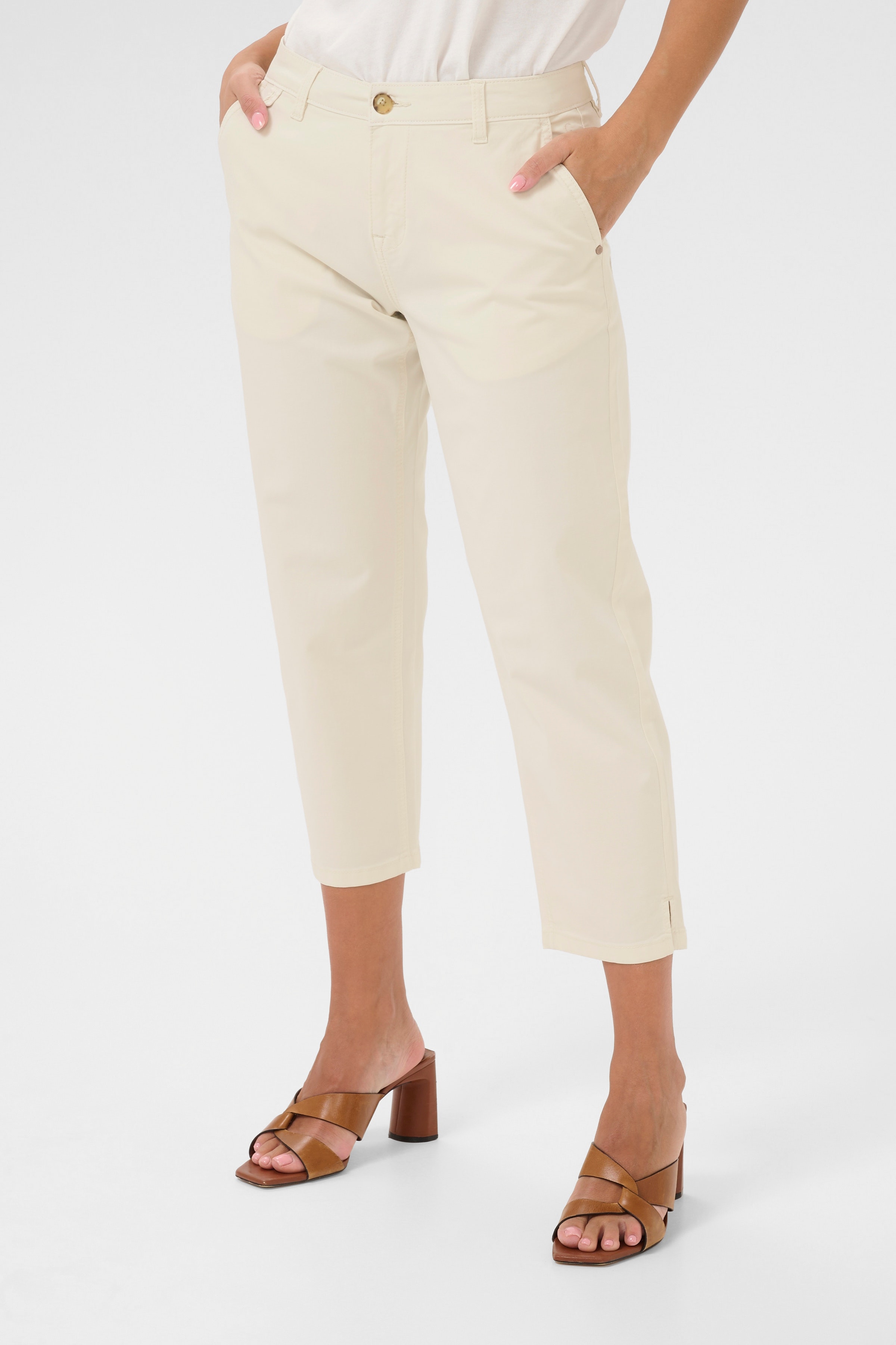 CRBerta Caprihose LOOKBOOK FRONT 10613651-125202