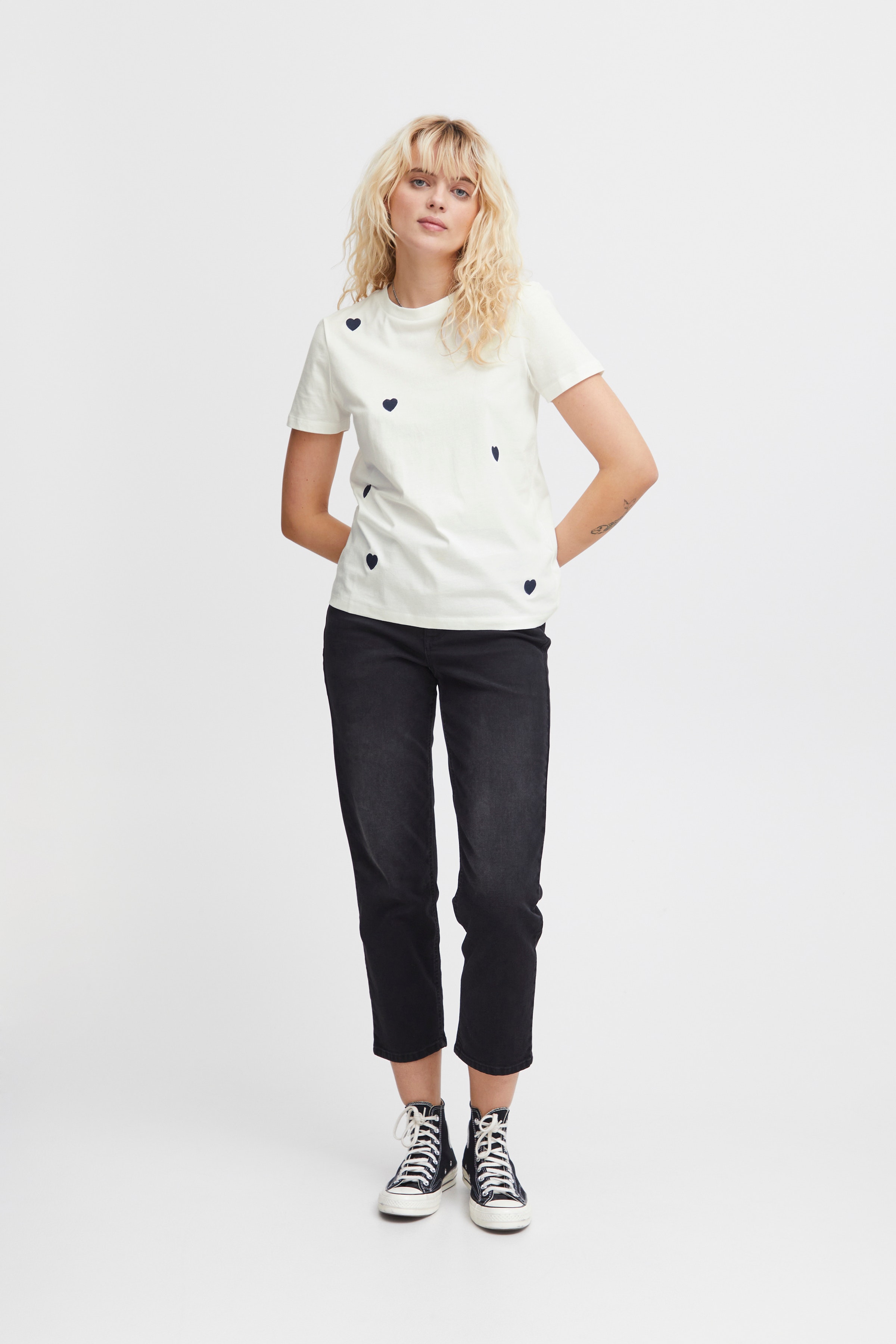 IHCAMINO T-shirt LOOKBOOK FRONT 20120411-194010