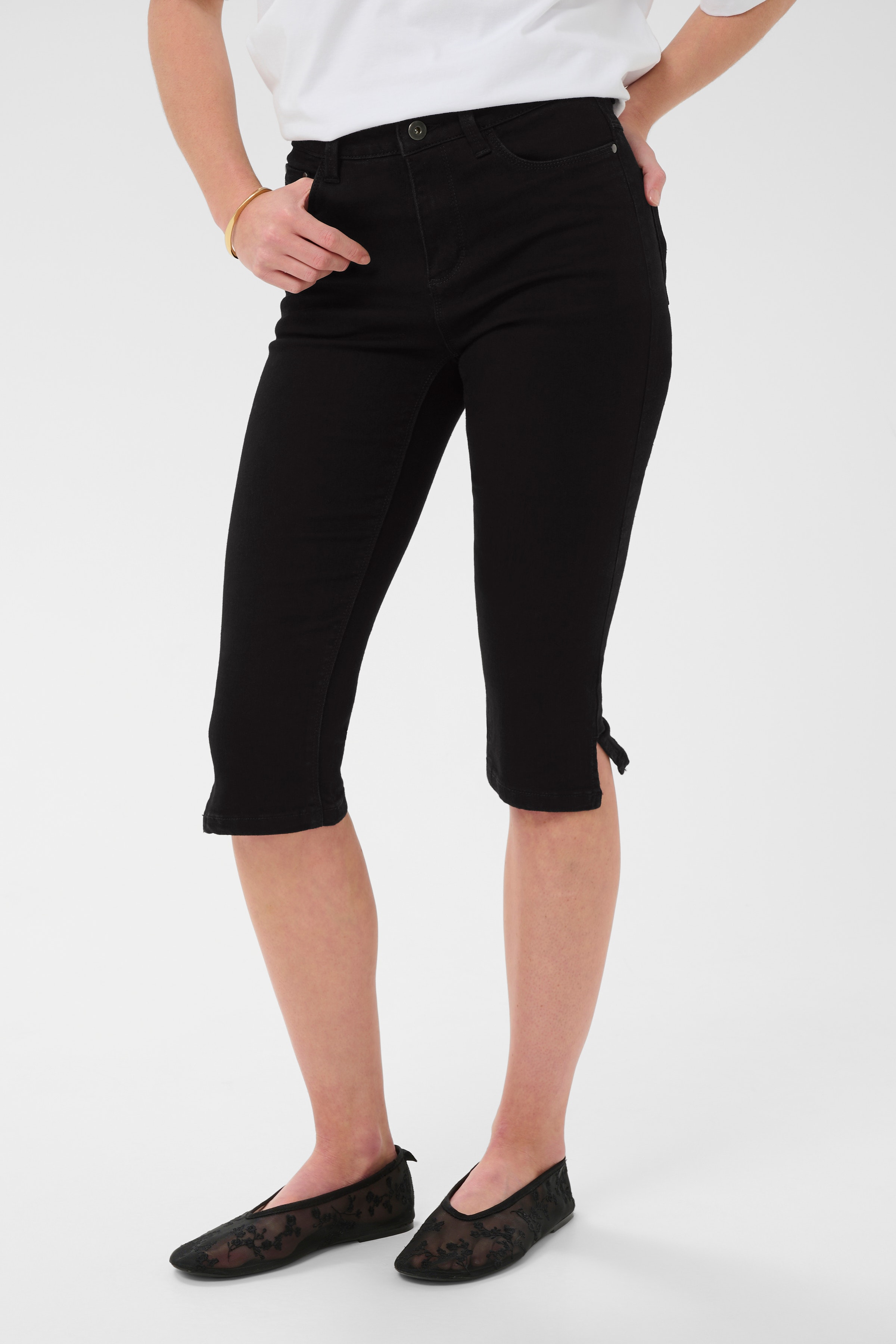 KAzelina Capri bukser LOOKBOOK FRONT 10506525-100121