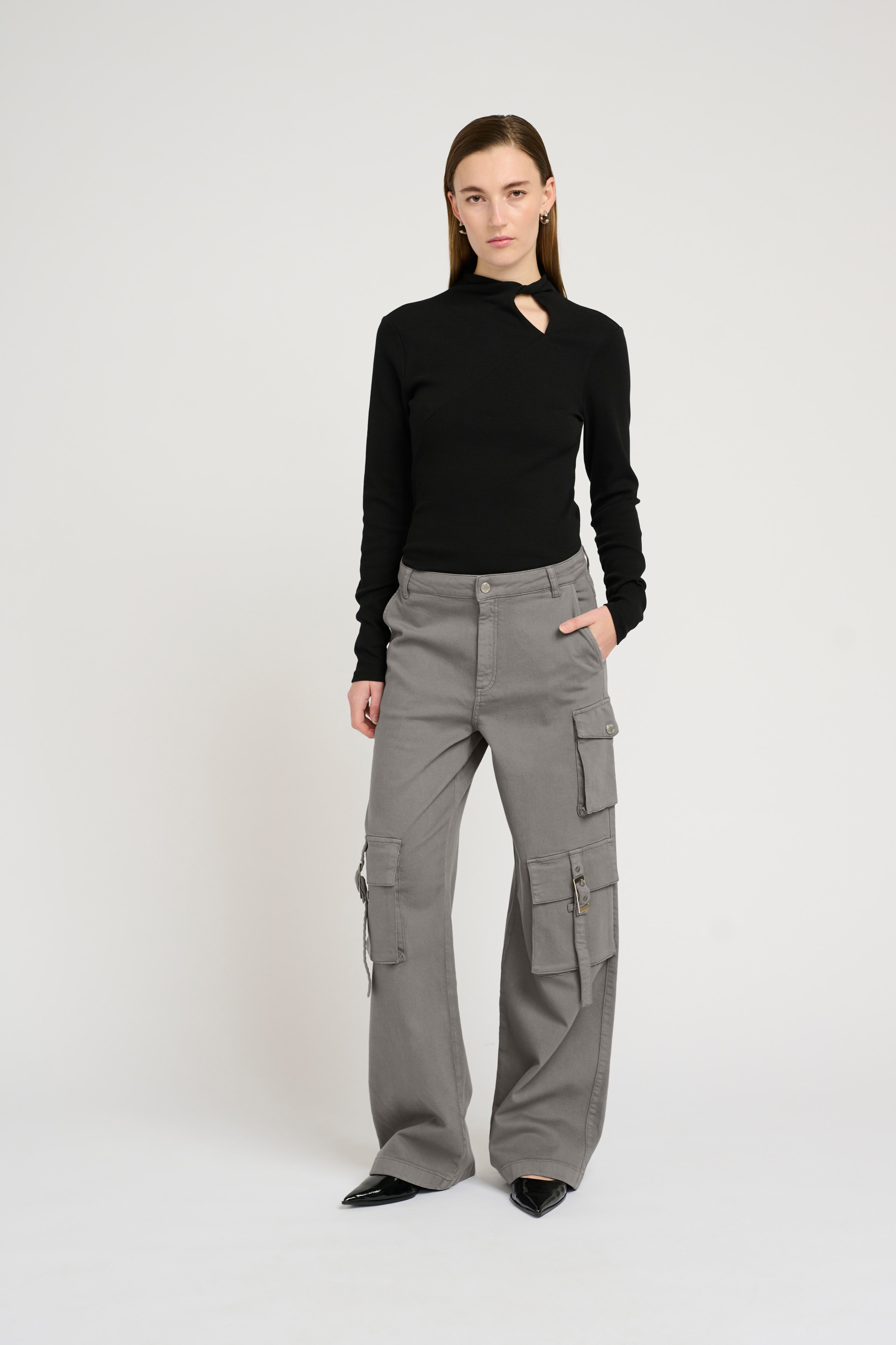 MirzaGZ Cargo trousers LOOKBOOK FRONT 10908720-180306